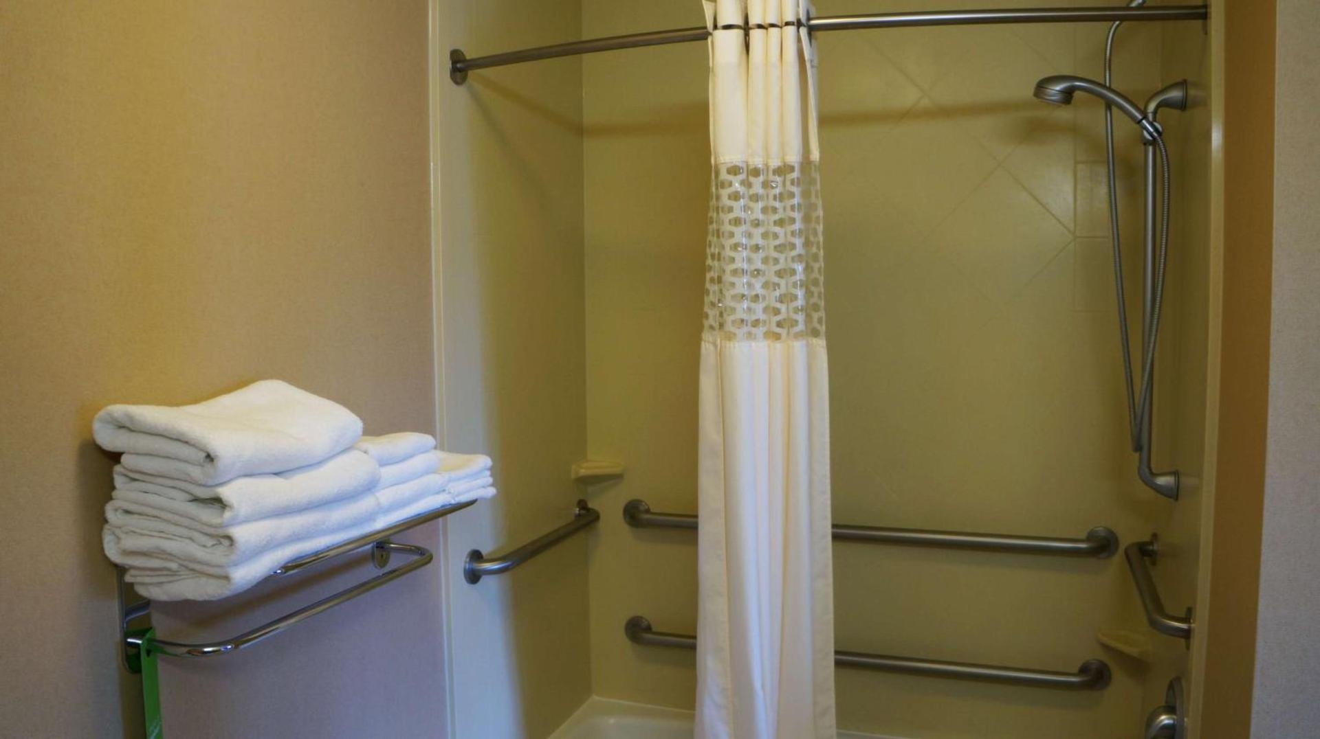 Hampton Inn & Suites Kingman photo 17