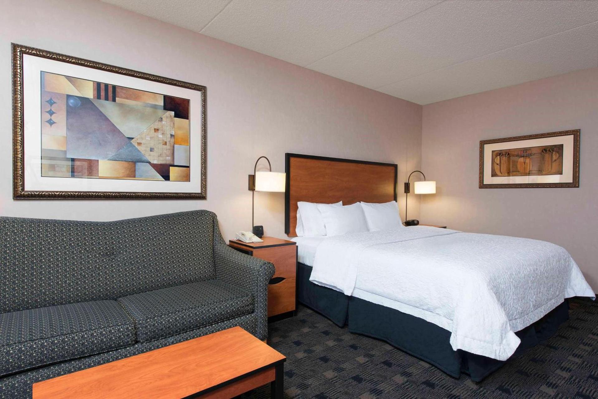 Hampton Inn and Suites Indianapolis-Fishers photo 17