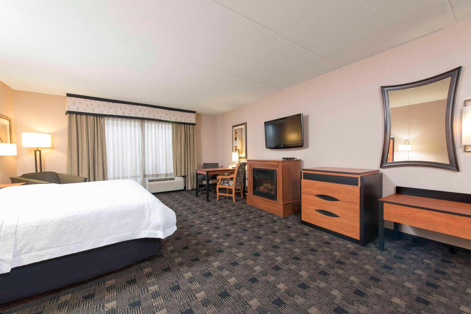 Hampton Inn and Suites Indianapolis-Fishers photo 26