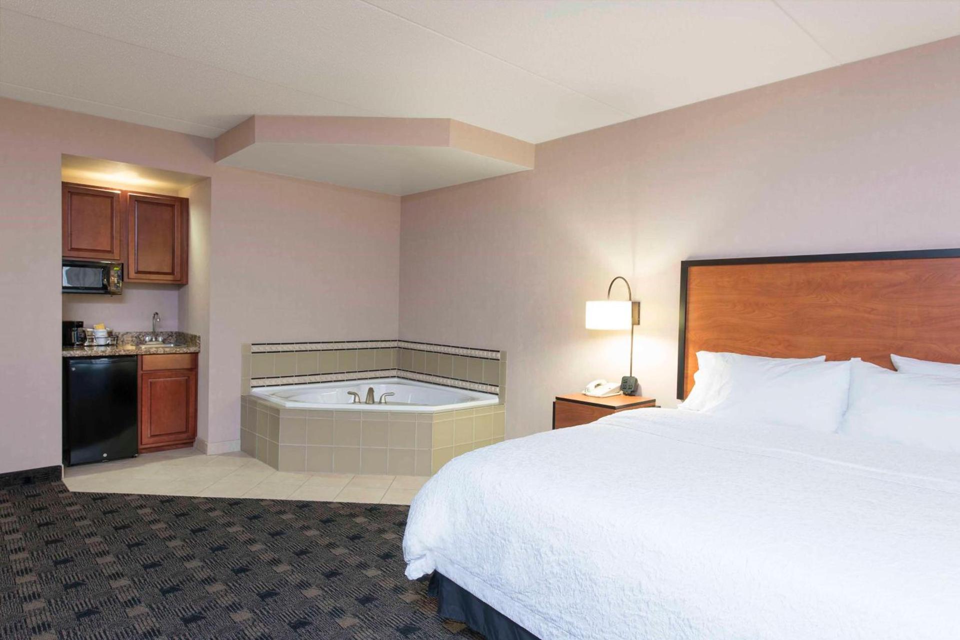 Hampton Inn and Suites Indianapolis-Fishers photo 33