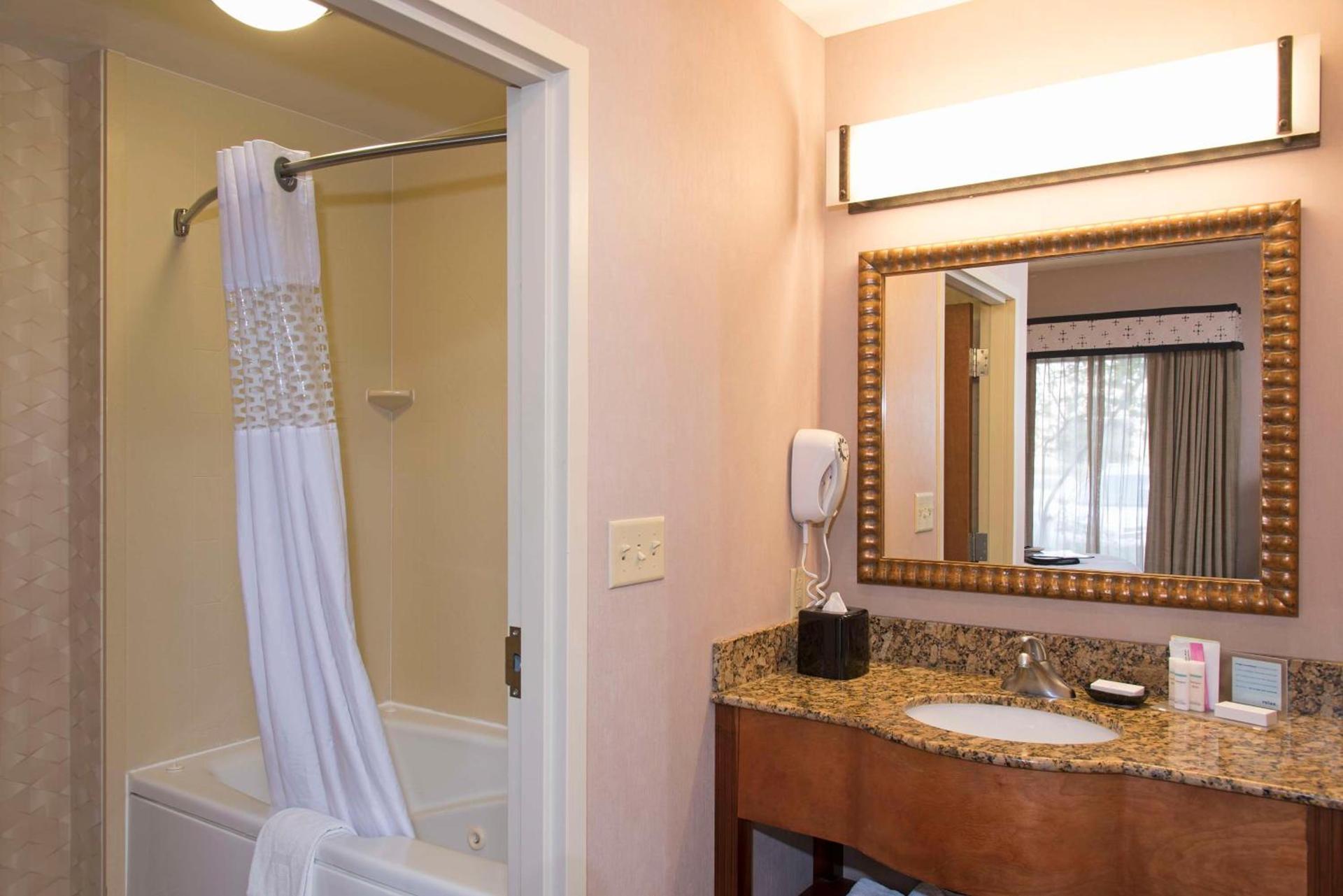 Hampton Inn and Suites Indianapolis-Fishers photo 38