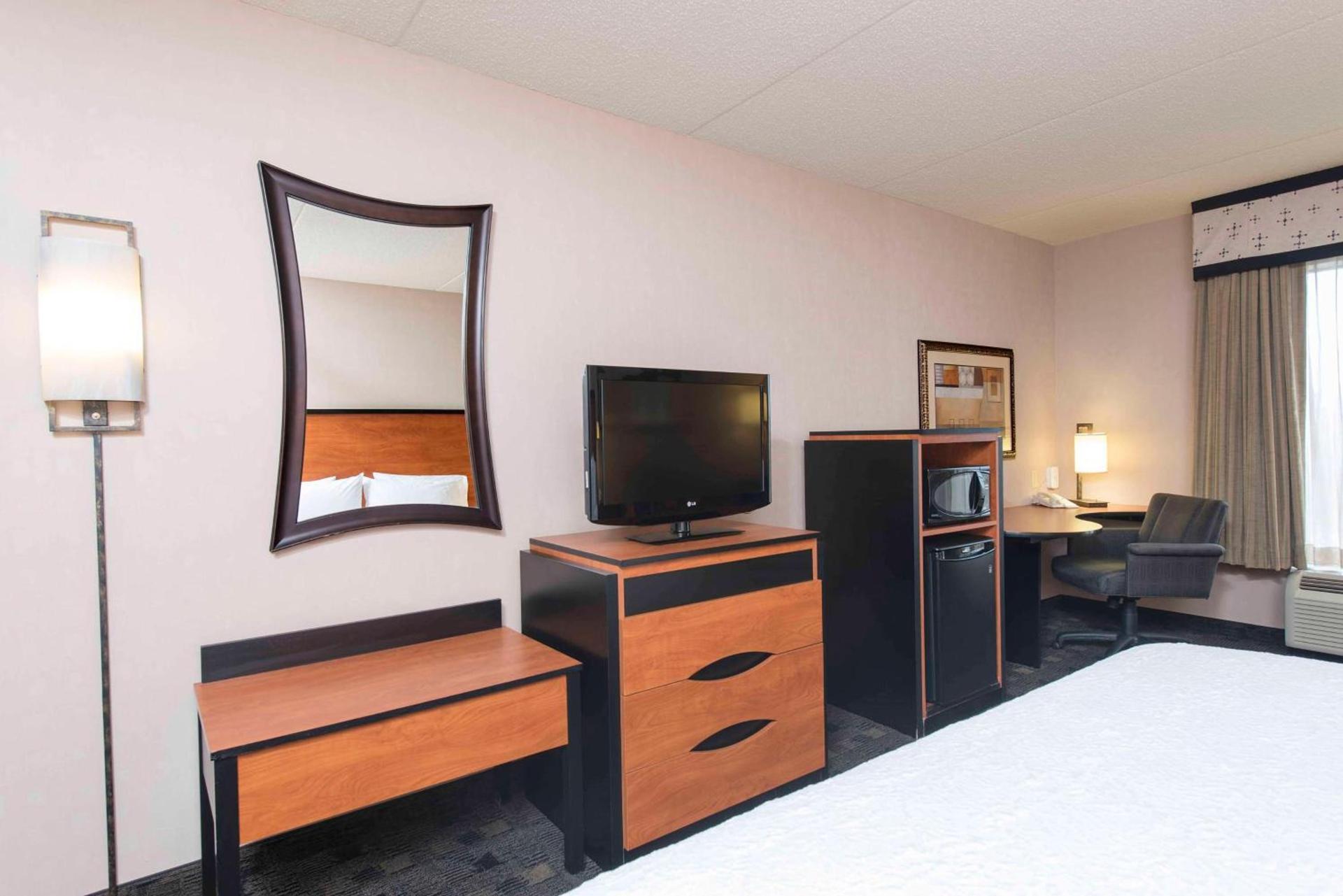 Hampton Inn and Suites Indianapolis-Fishers photo 37