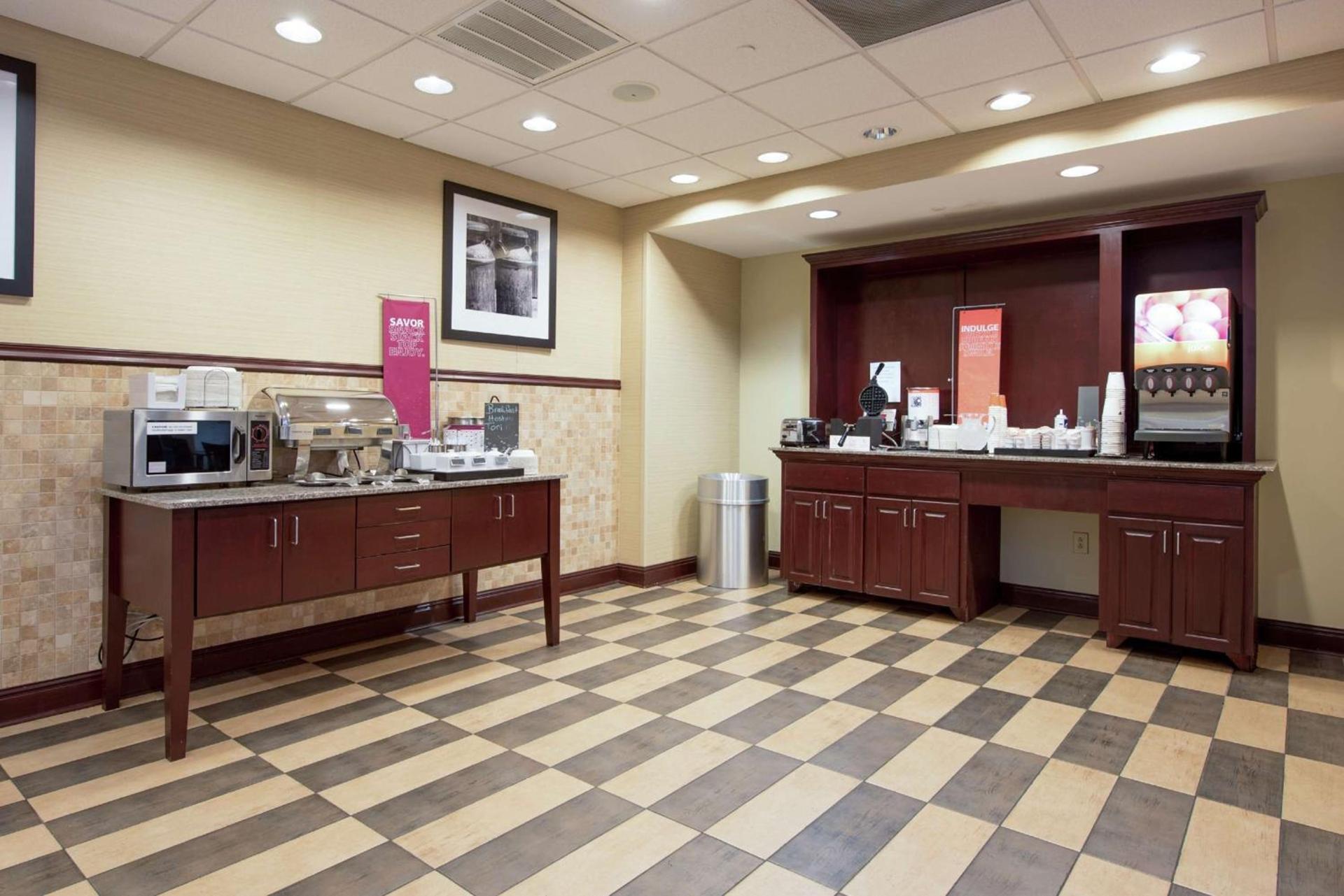 Hampton Inn Yazoo City photo 9