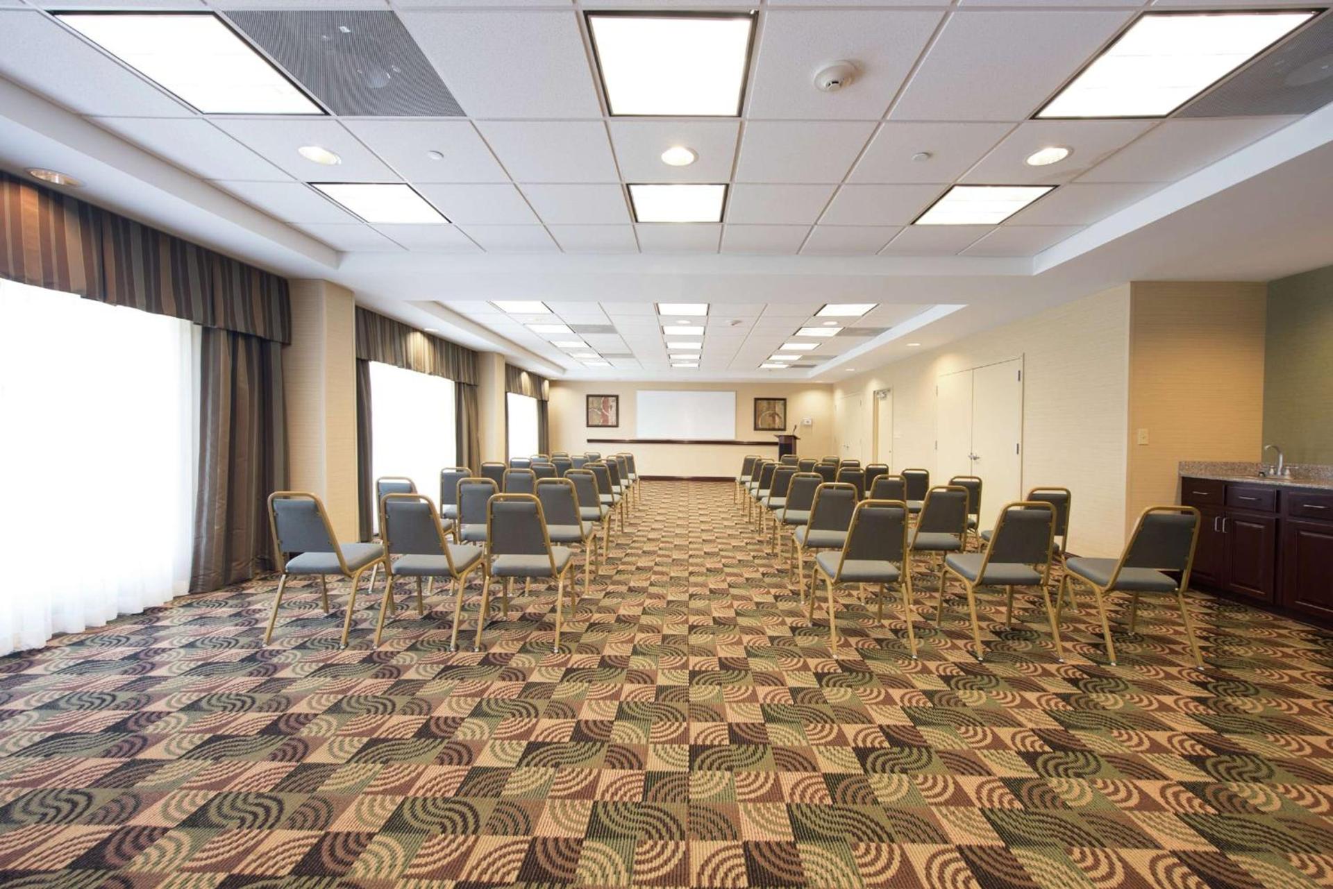 Hampton Inn Yazoo City photo 24