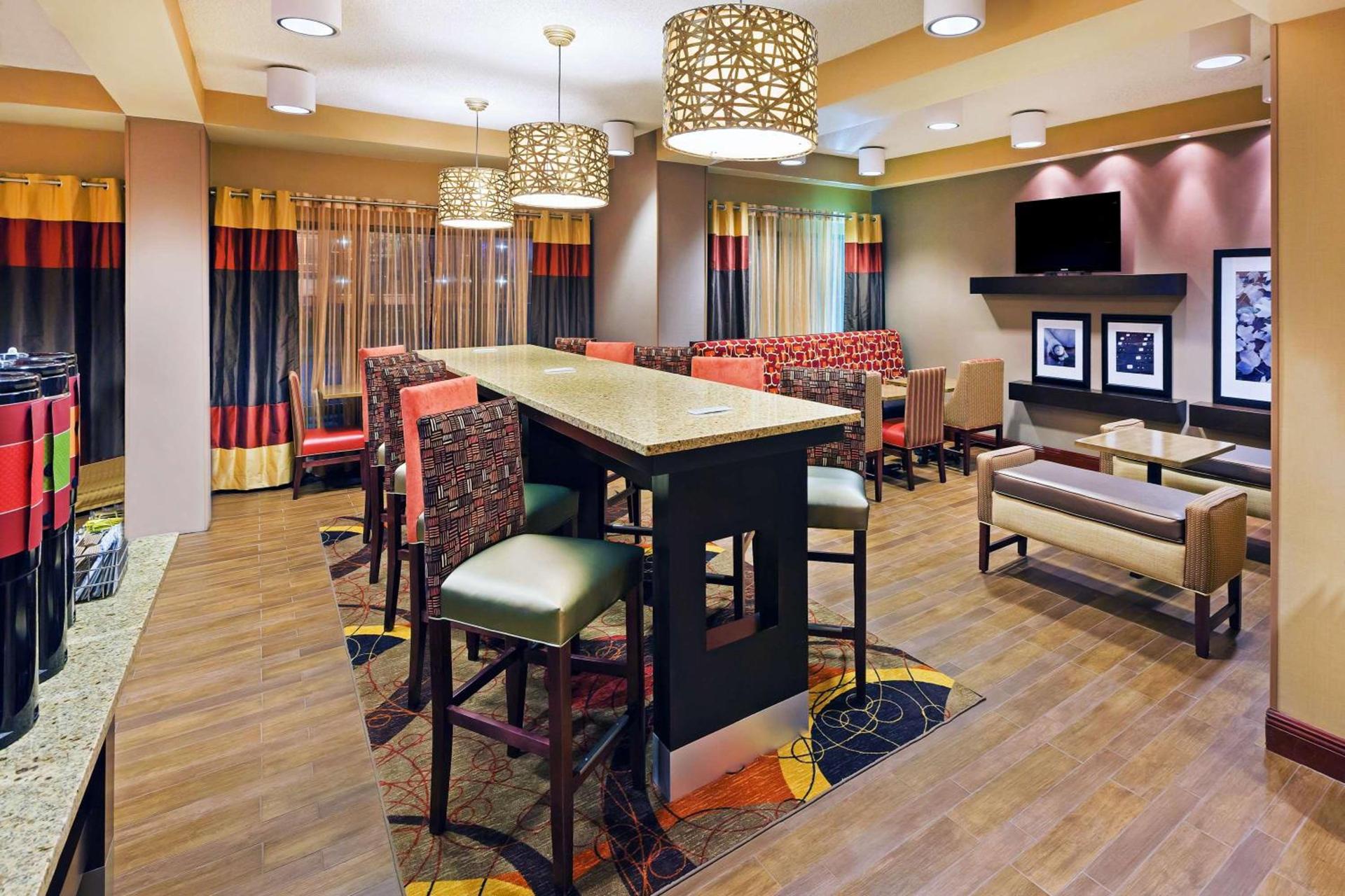 Hampton Inn Jonesboro photo 2