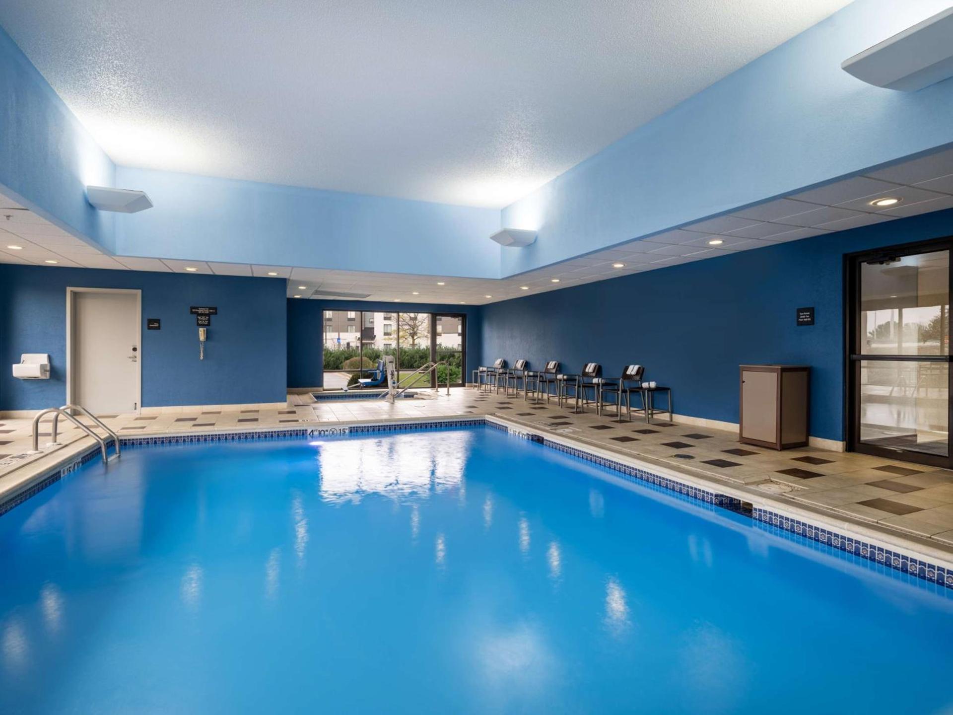 Hampton Inn Joliet/I-80 photo 9