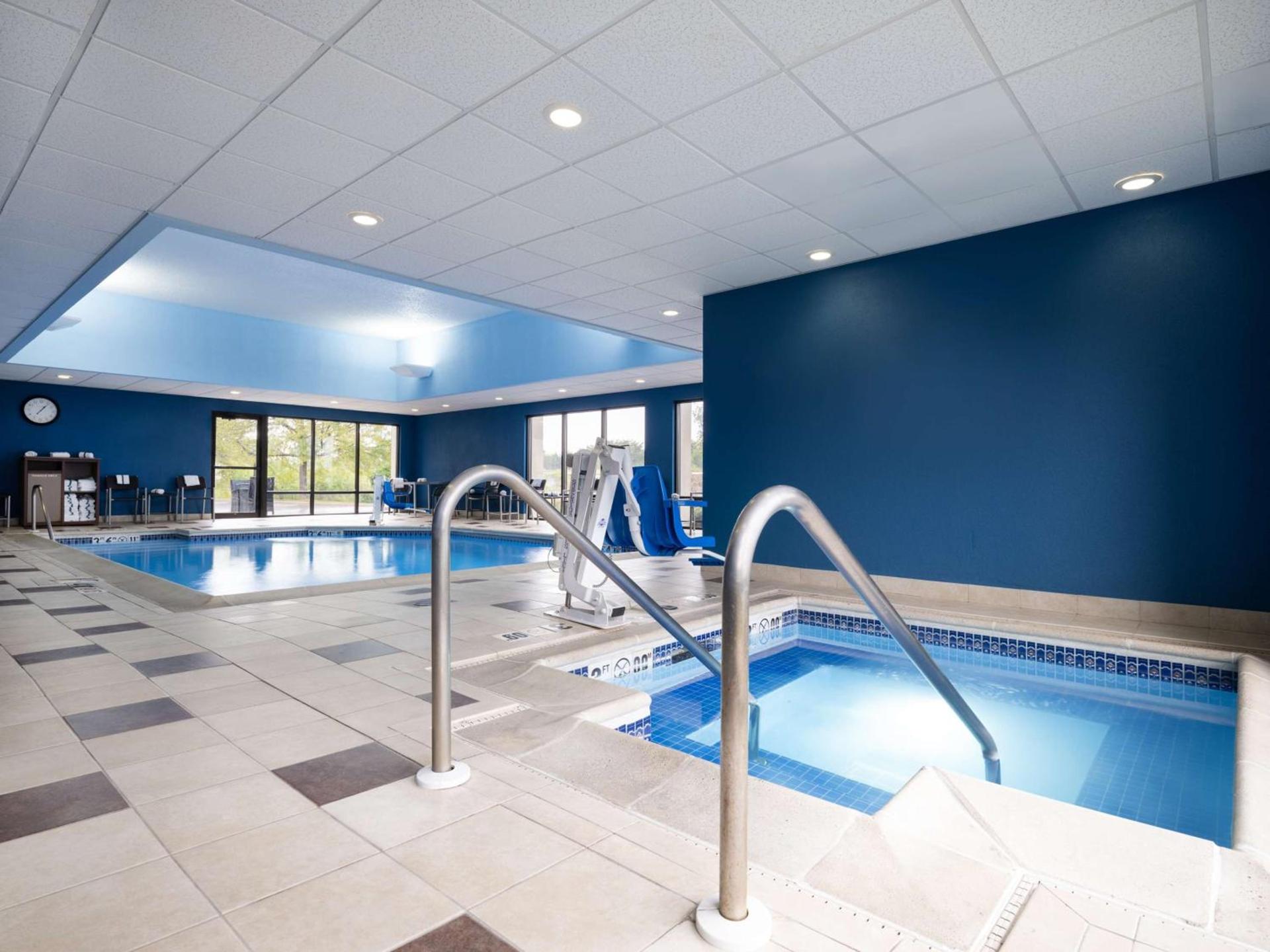 Hampton Inn Joliet/I-80 photo 10