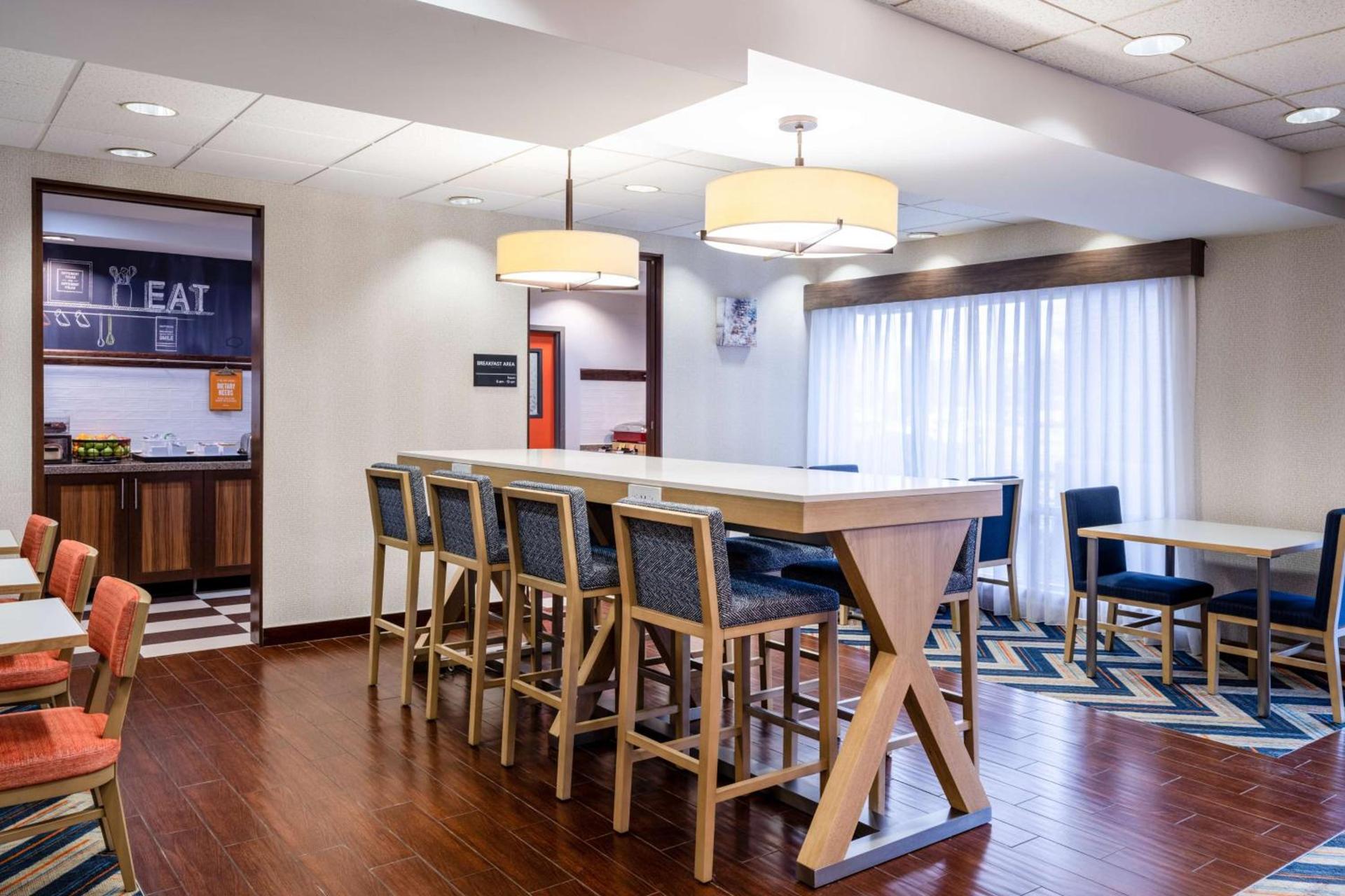 Hampton Inn Joliet/I-80 photo 13