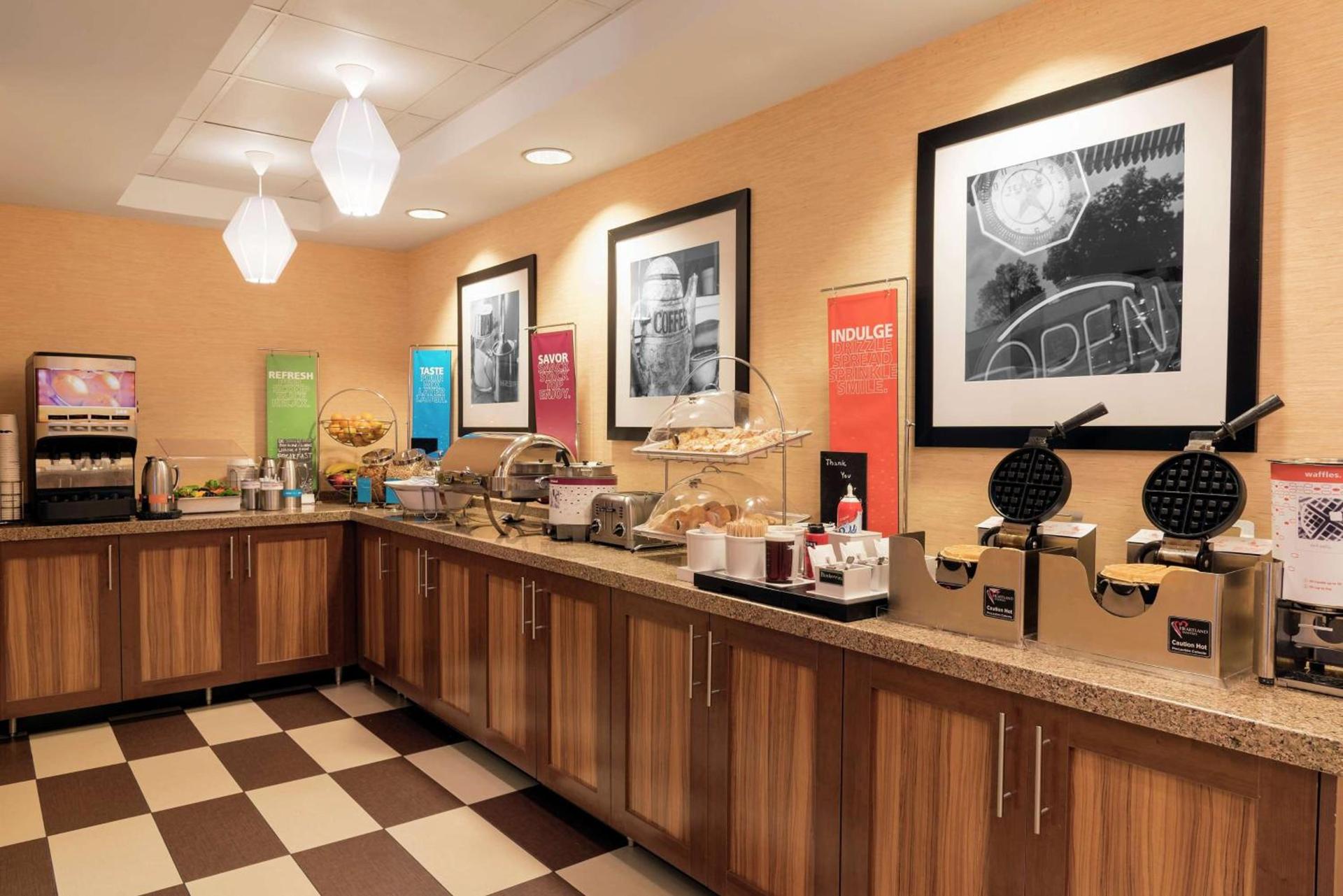 Hampton Inn Joliet/I-80 photo 15