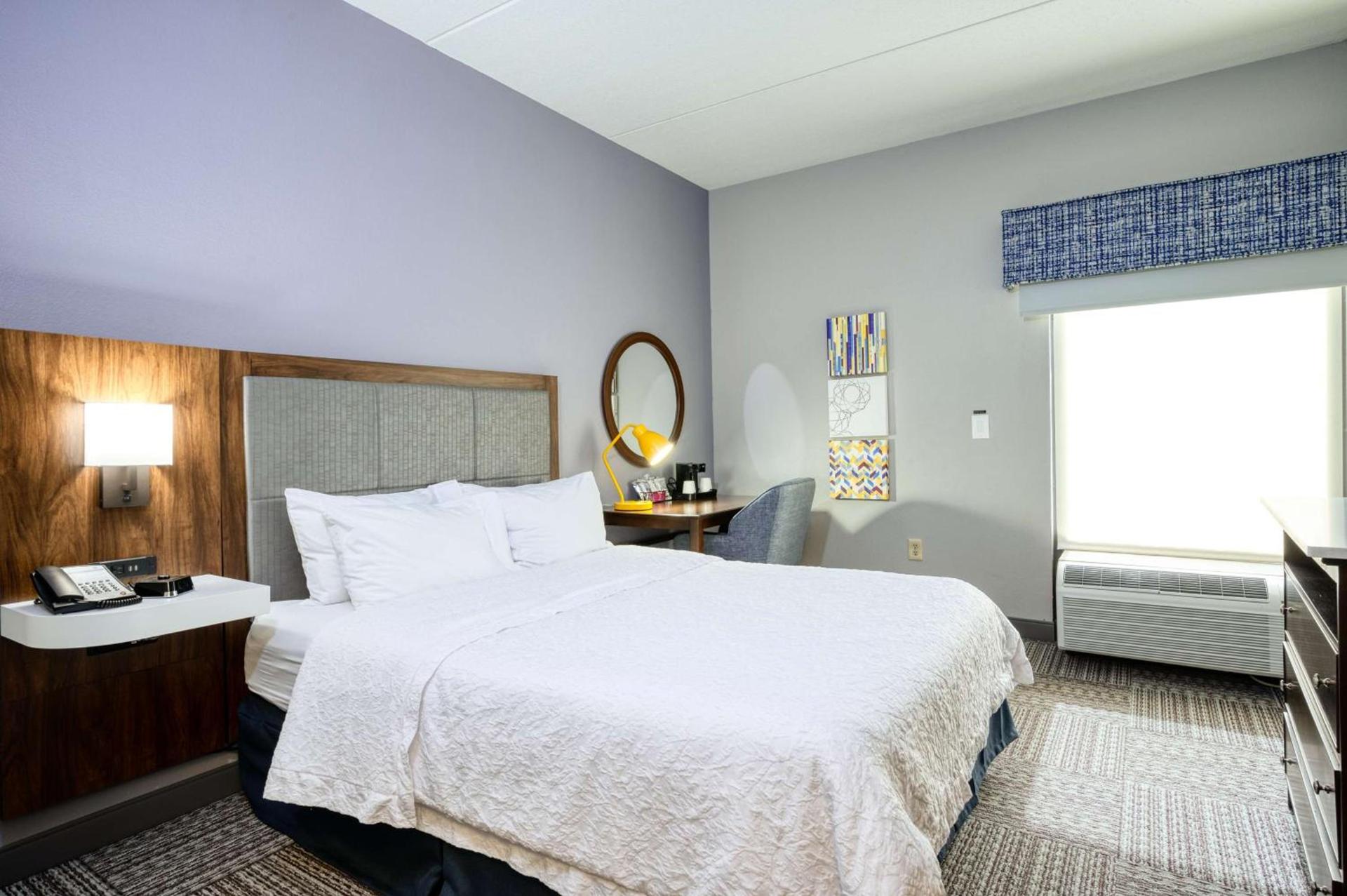 Hampton Inn Janesville photo 9