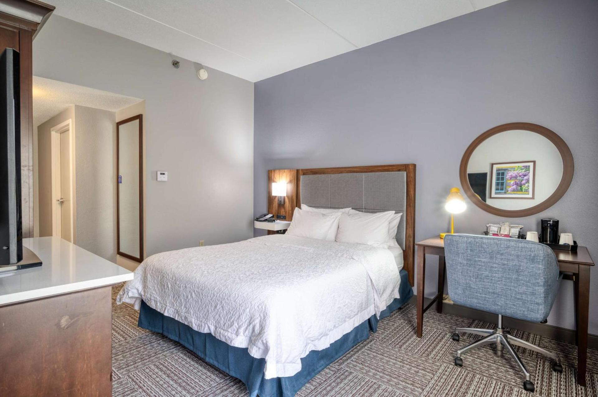 Hampton Inn Janesville photo 10