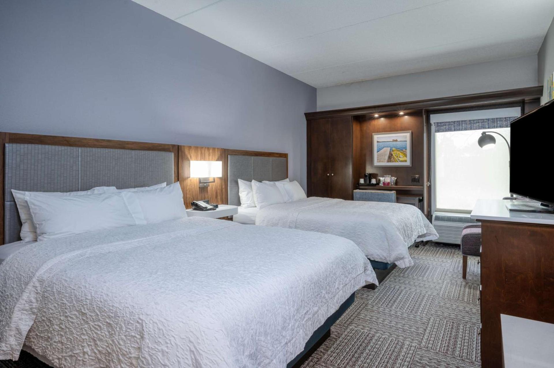 Hampton Inn Janesville photo 14