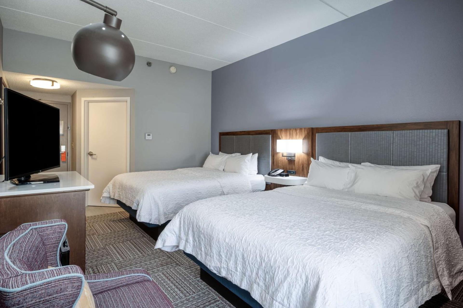 Hampton Inn Janesville photo 16