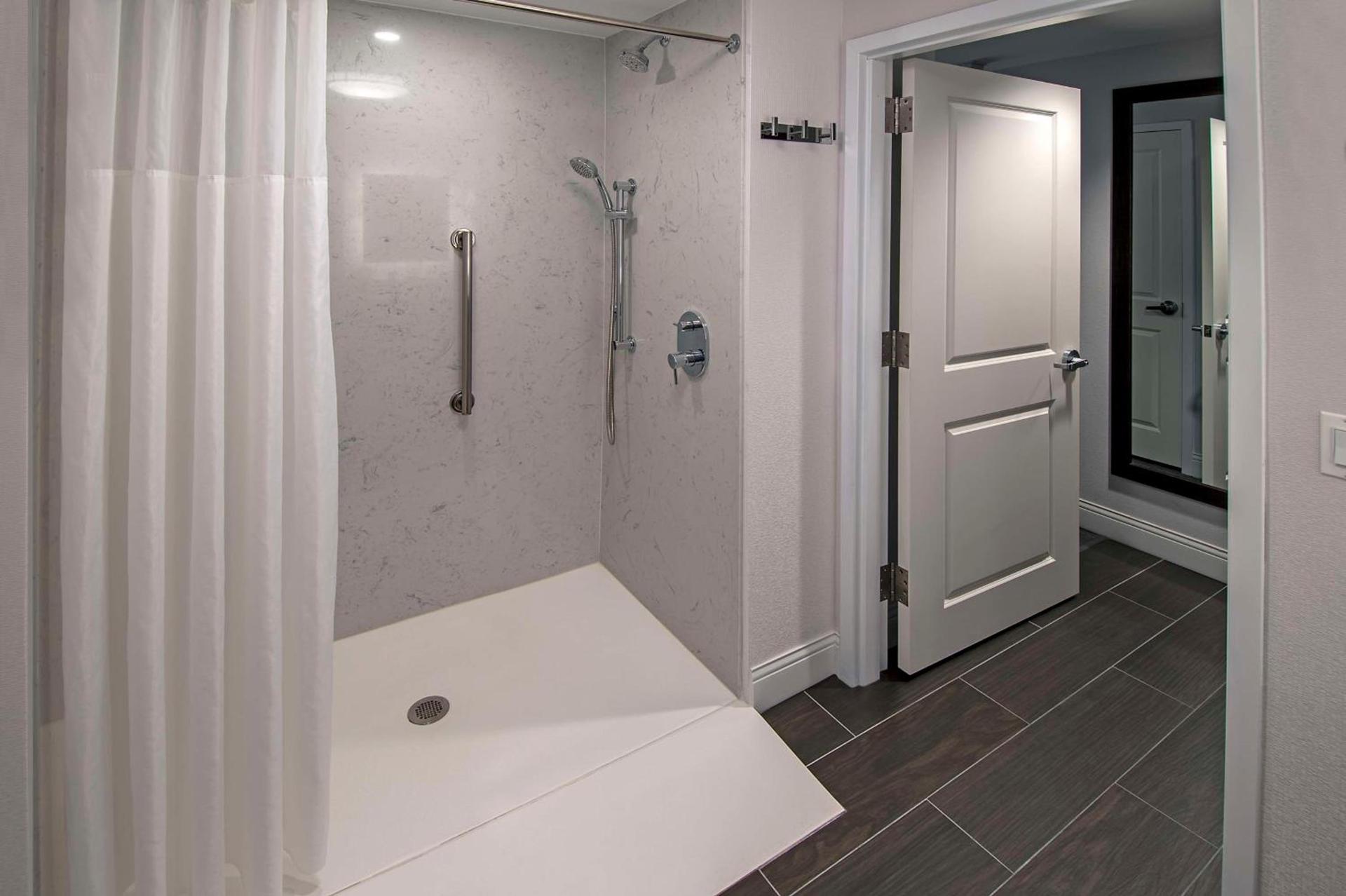 Hampton Inn & Suites Fairfield photo 25