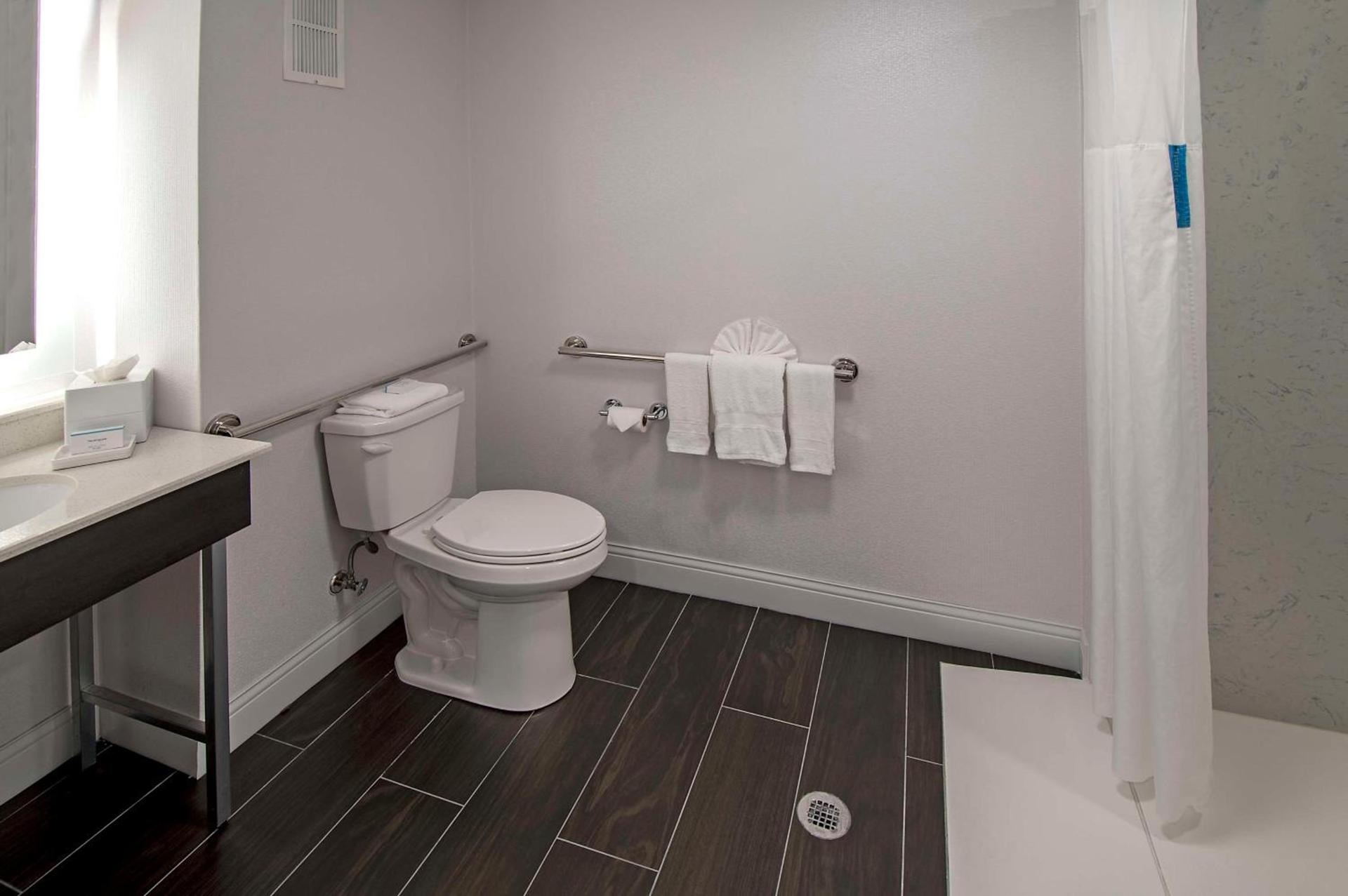 Hampton Inn & Suites Fairfield photo 26