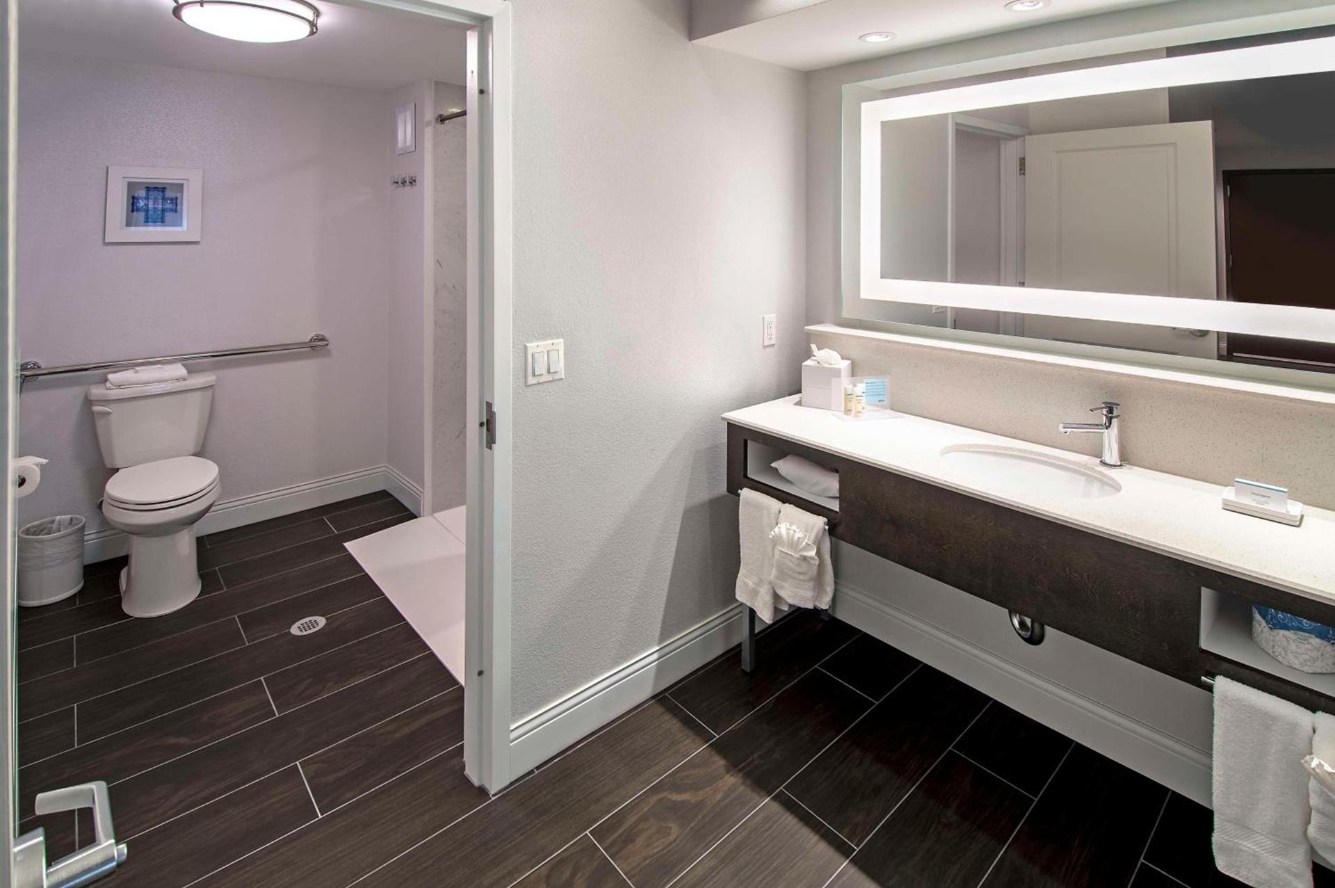 Hampton Inn & Suites Fairfield photo 30