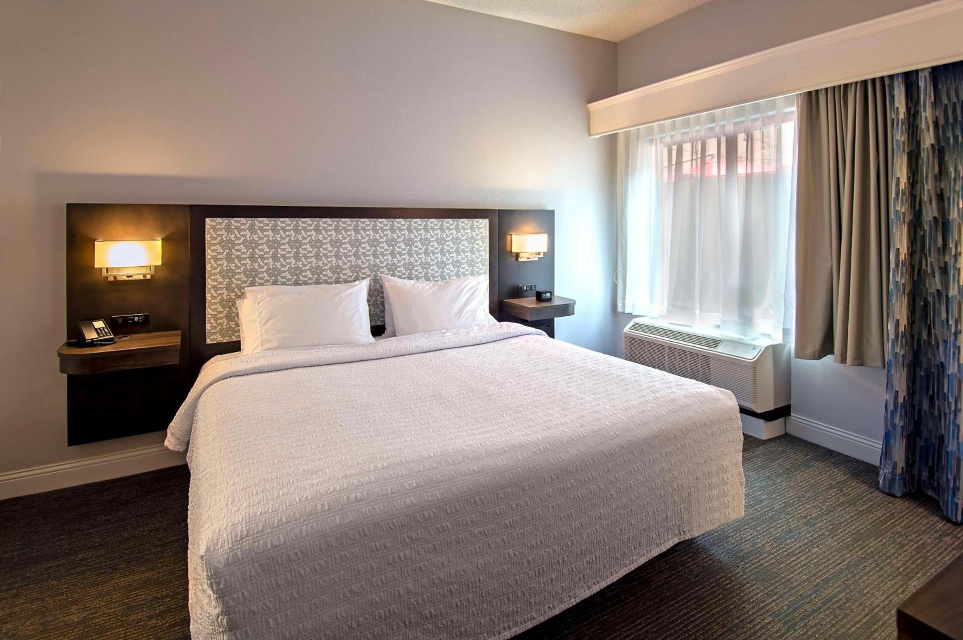 Hampton Inn & Suites Fairfield photo 31