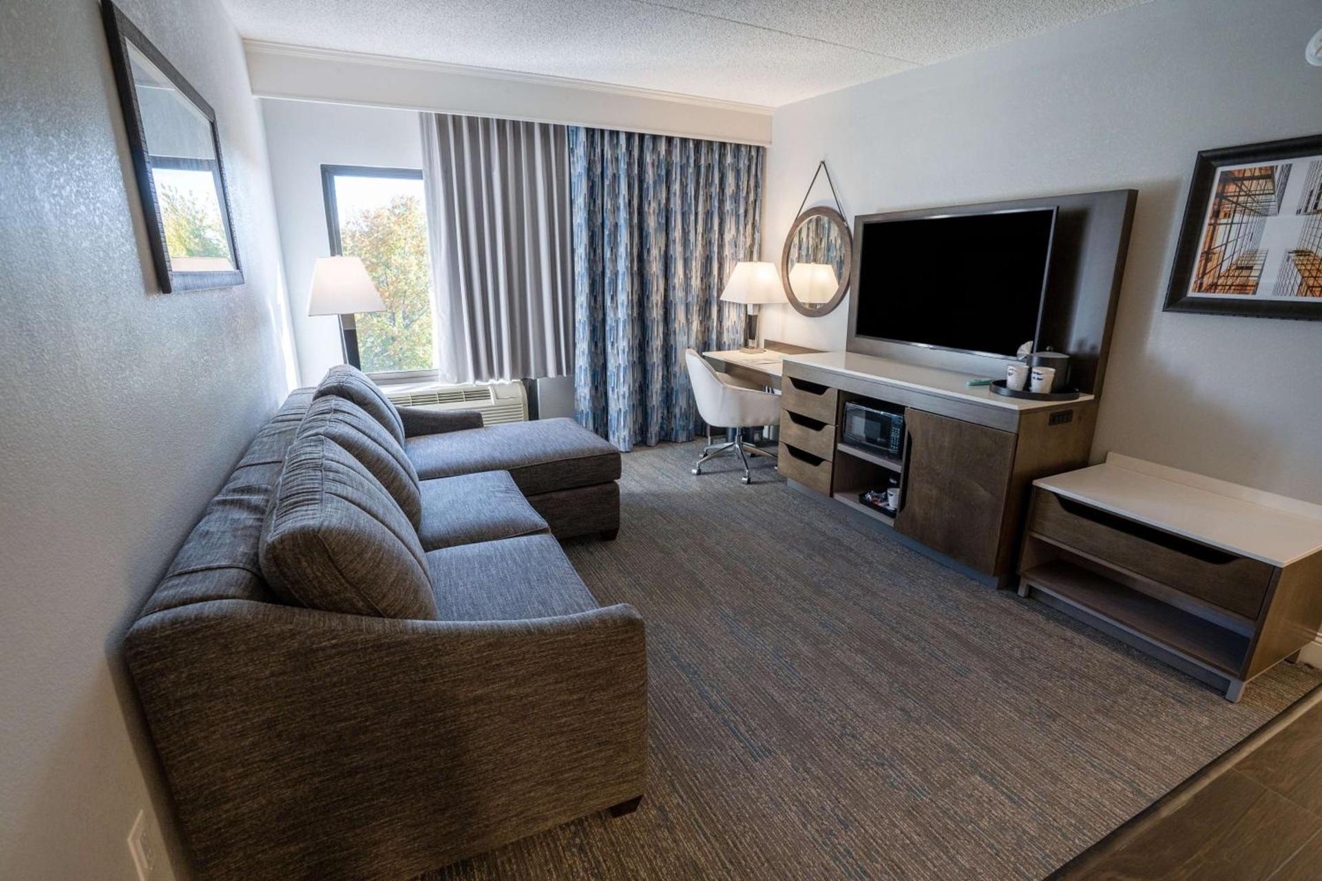 Hampton Inn & Suites Fairfield photo 47