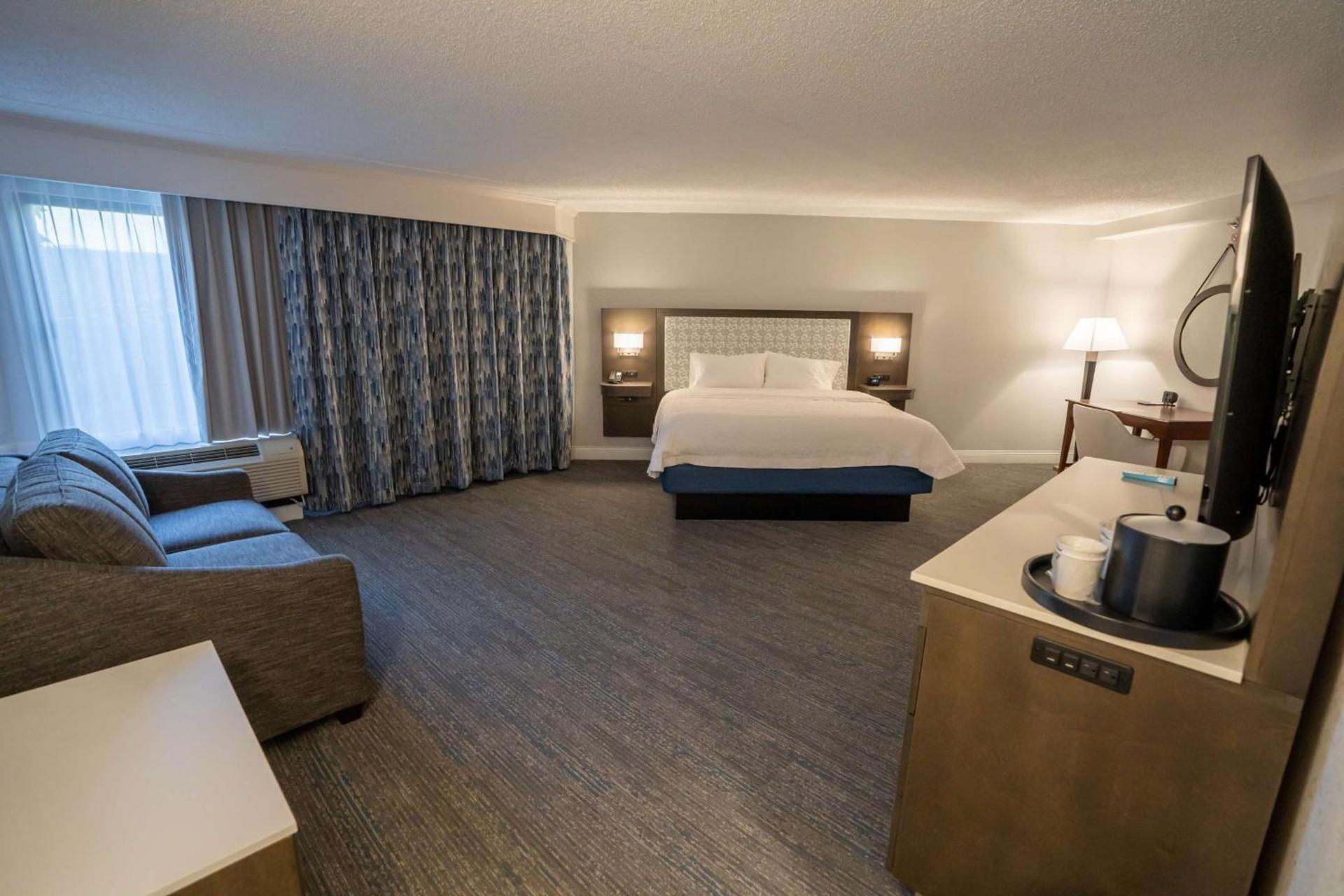 Hampton Inn & Suites Fairfield photo 49