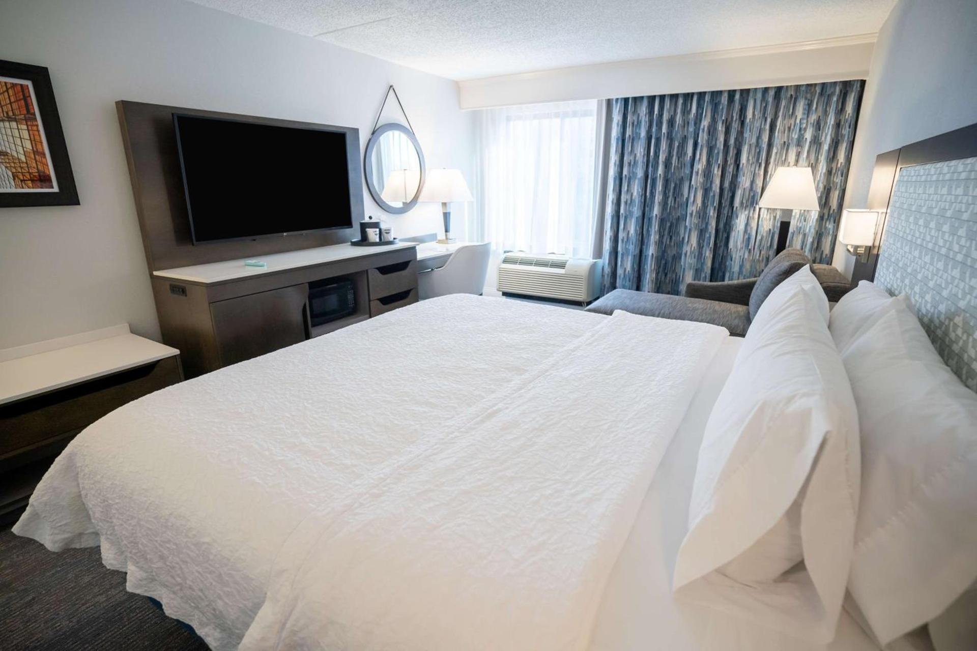 Hampton Inn & Suites Fairfield photo 67