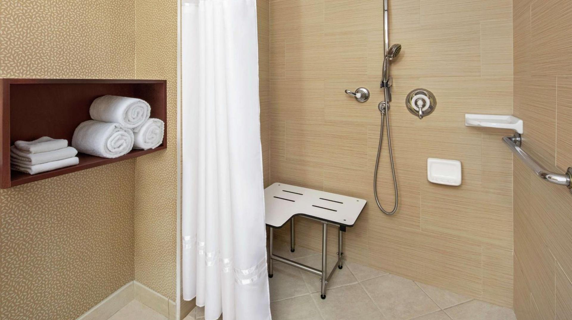 DoubleTree by Hilton Sunrise - Sawgrass Mills photo 27