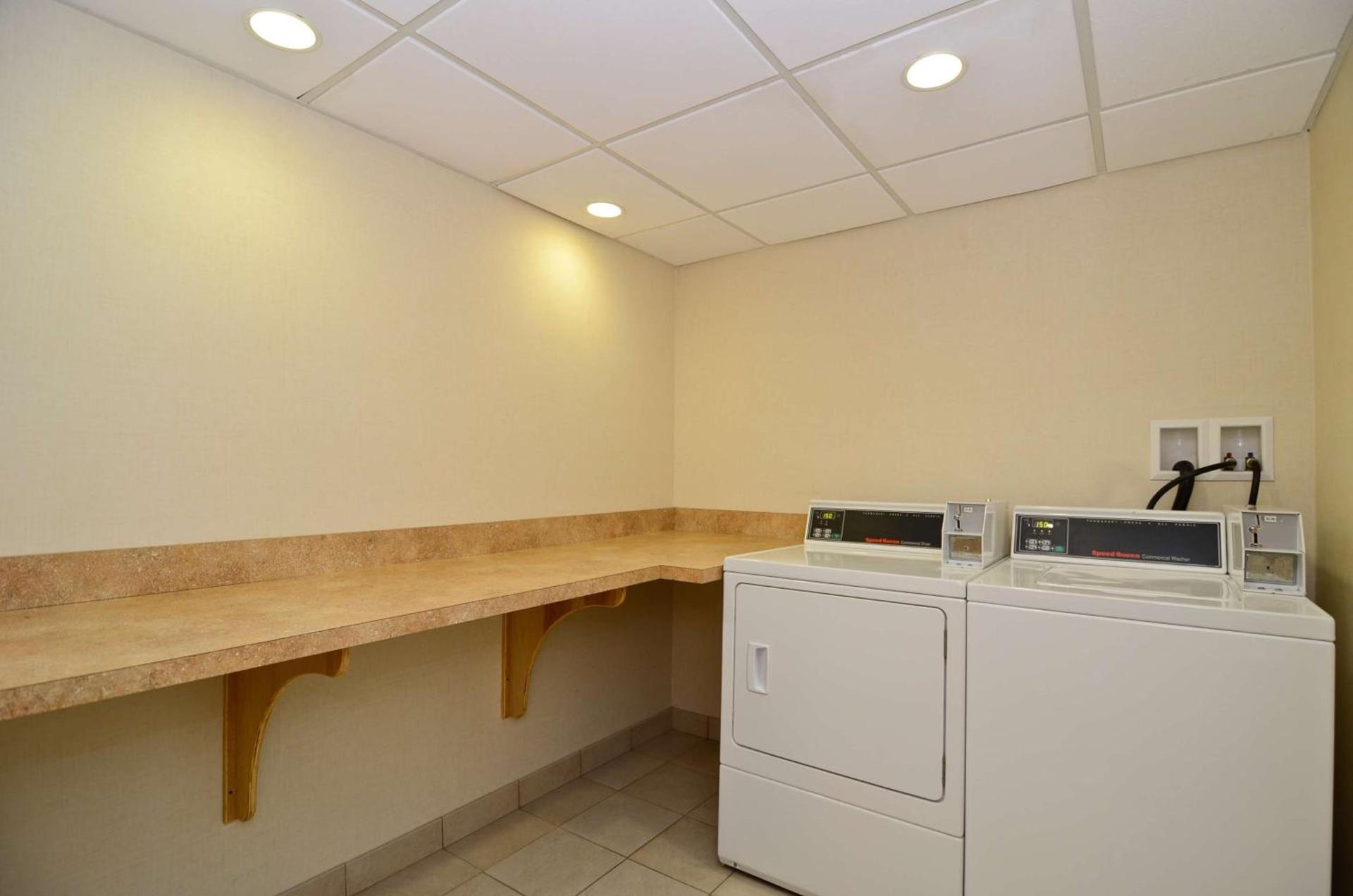 Hampton Inn Fall River/Westport photo 30