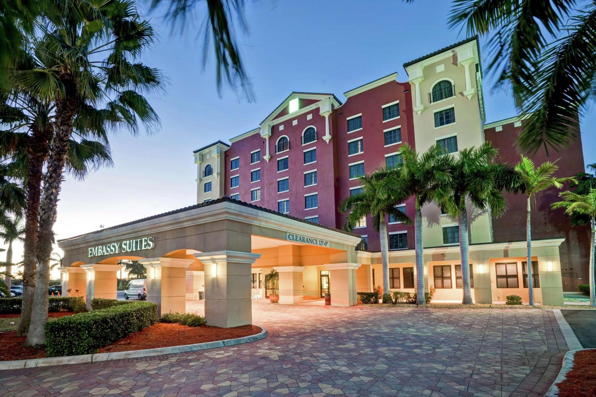 Embassy Suites Fort Myers - Estero photo 2