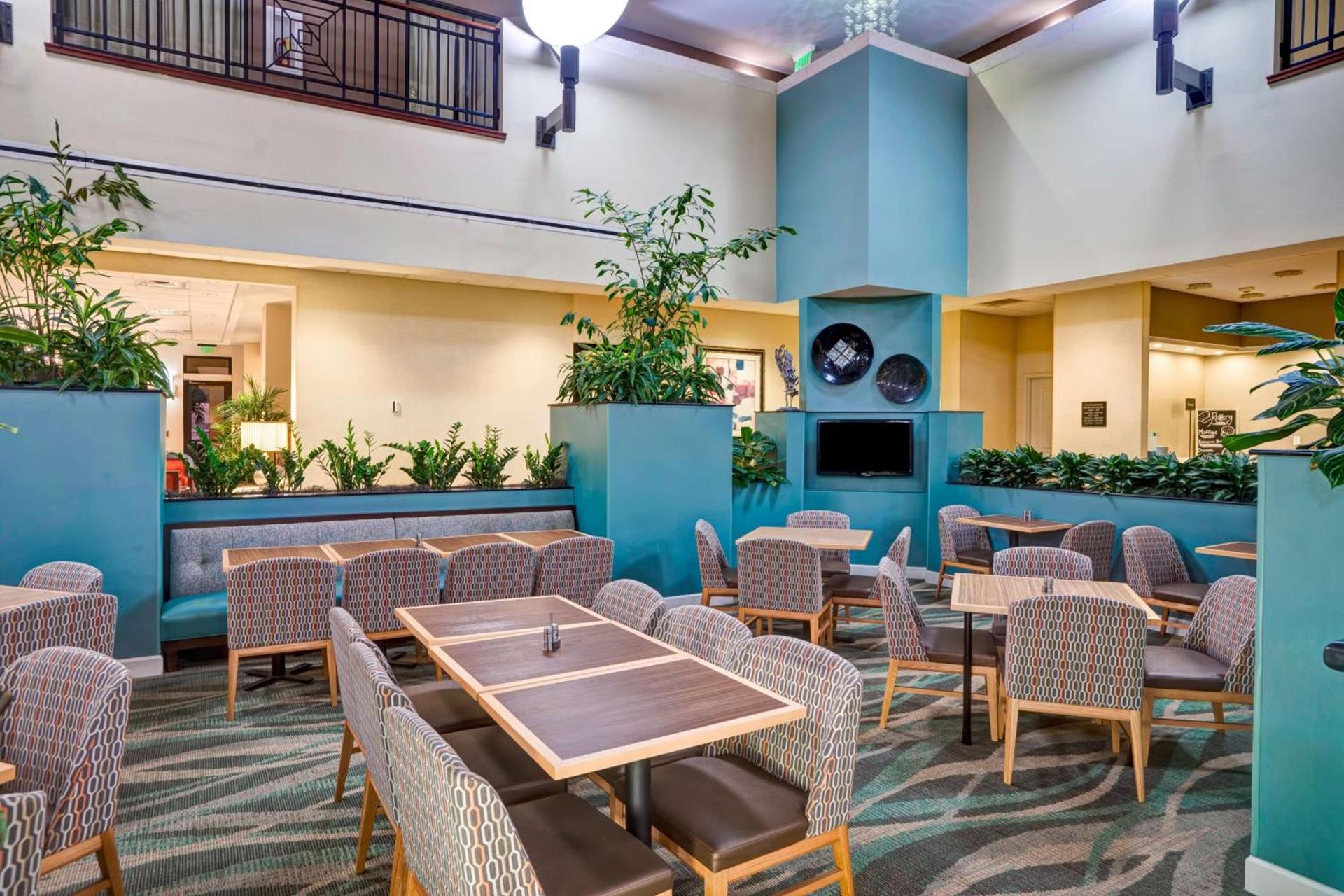 Embassy Suites Fort Myers - Estero photo 9