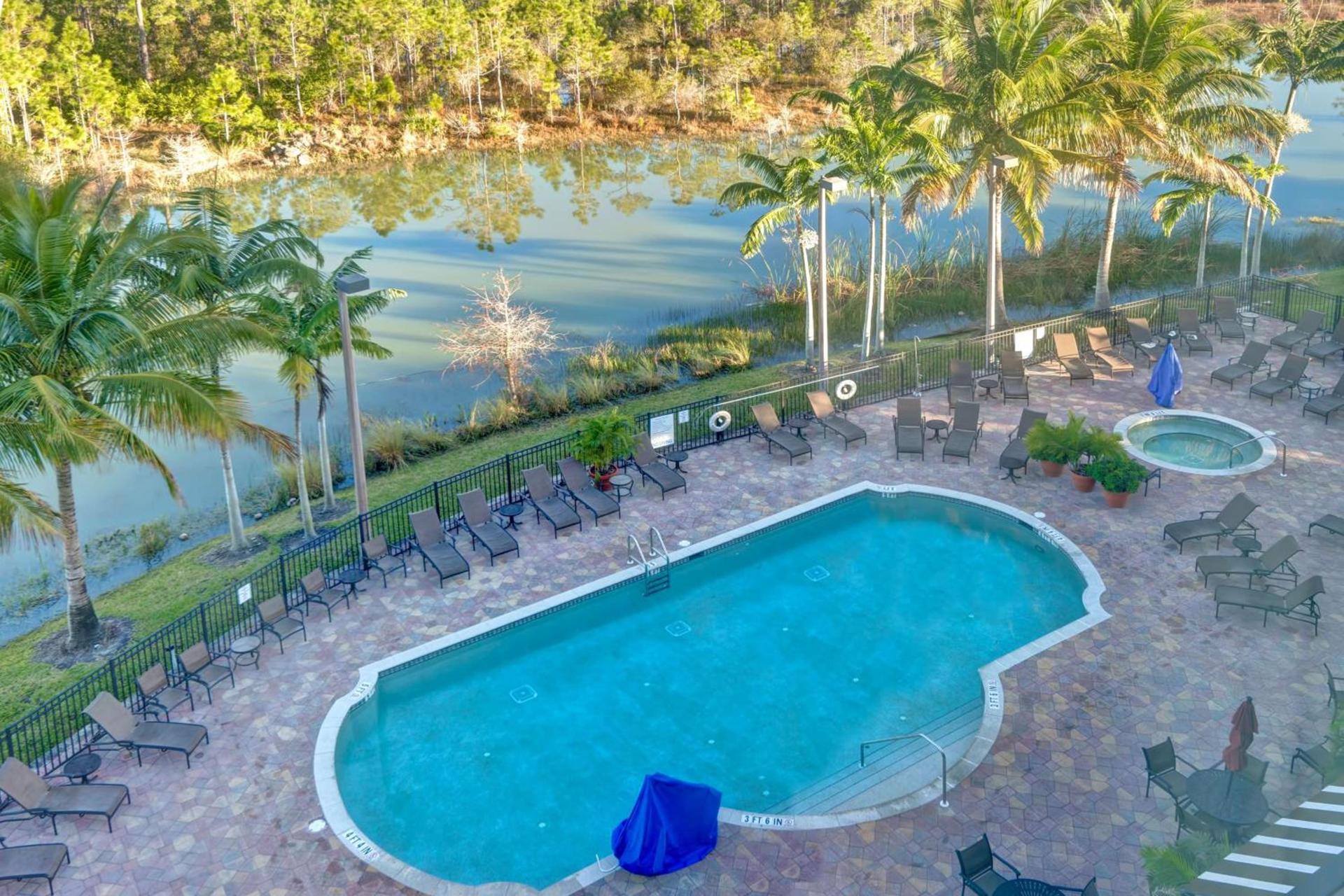 Embassy Suites Fort Myers - Estero photo 6