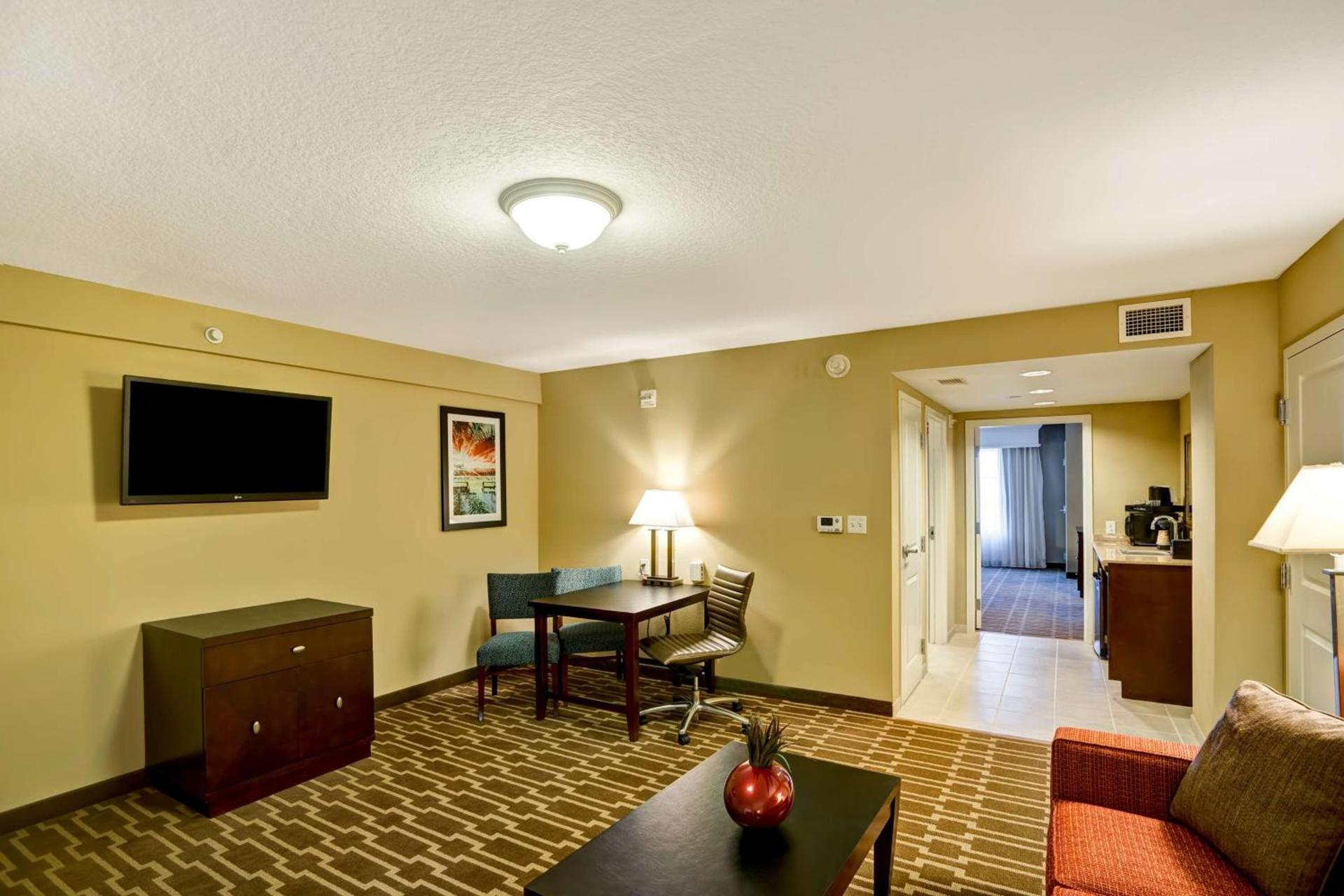 Embassy Suites Fort Myers - Estero photo 32