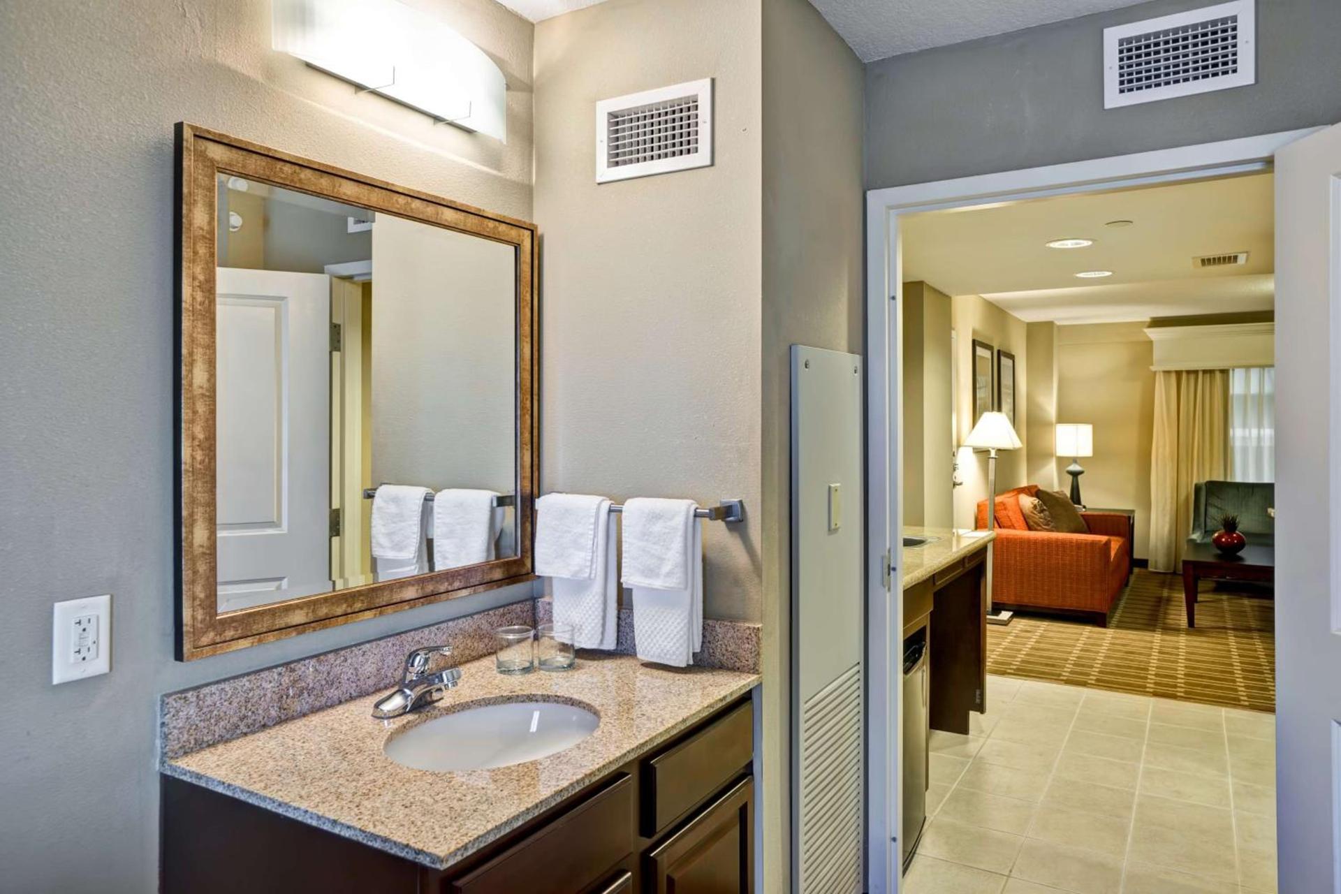 Embassy Suites Fort Myers - Estero photo 34