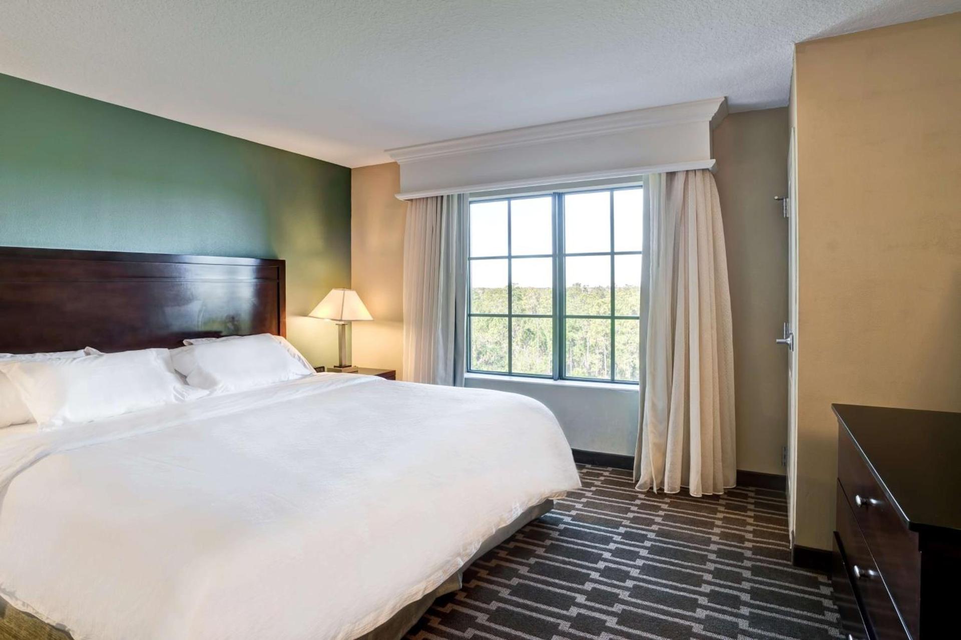 Embassy Suites Fort Myers - Estero photo 36