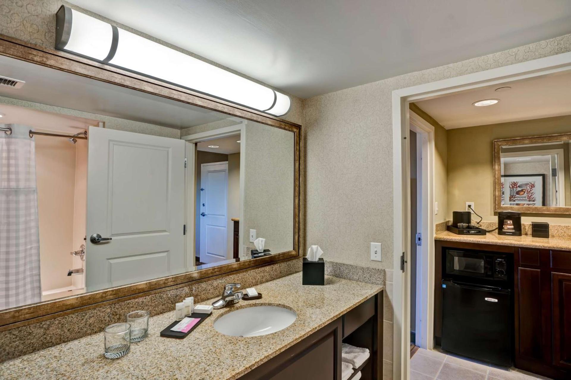 Embassy Suites Fort Myers - Estero photo 37