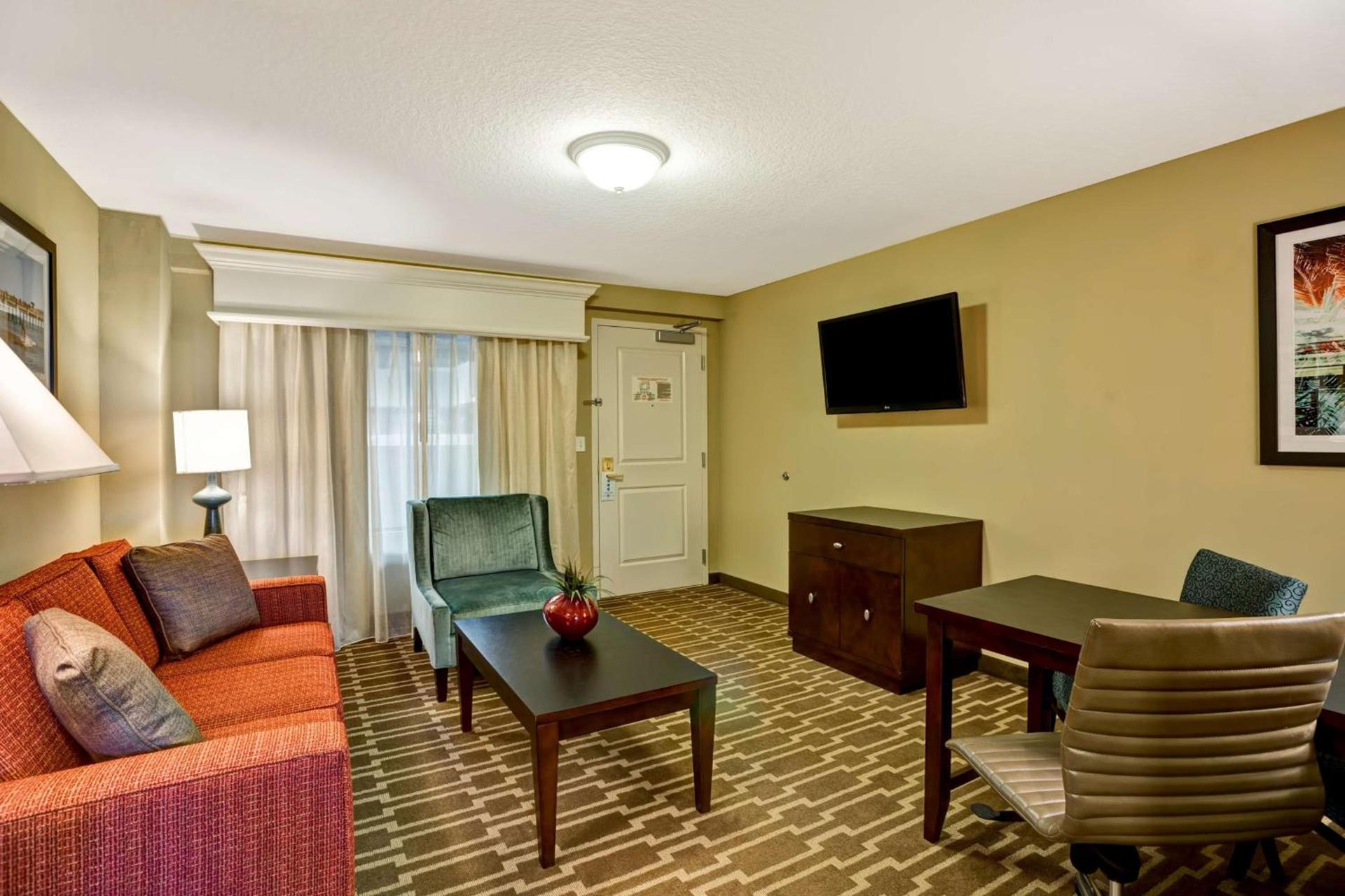 Embassy Suites Fort Myers - Estero photo 38