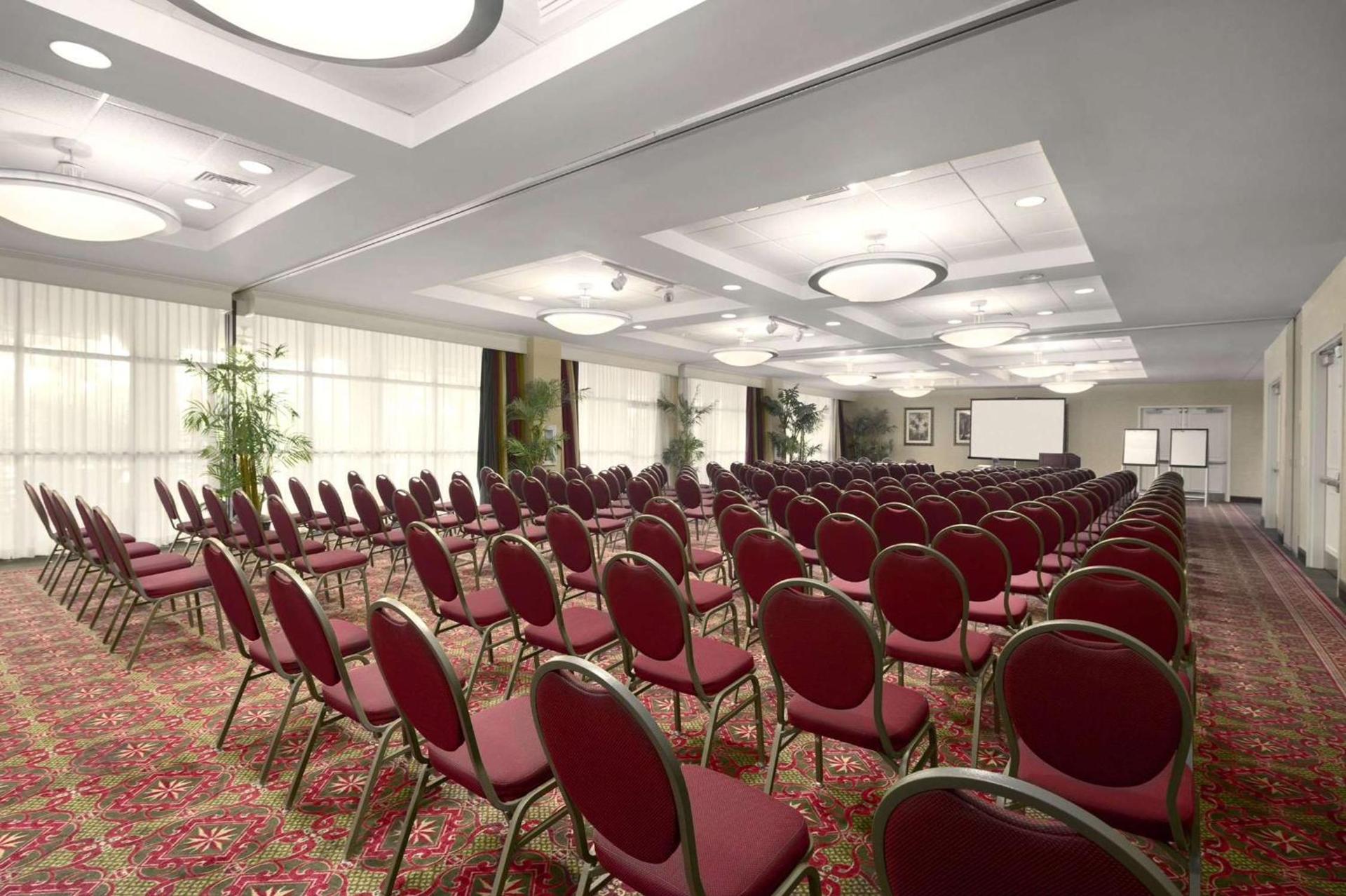 Embassy Suites Fort Myers - Estero photo 42