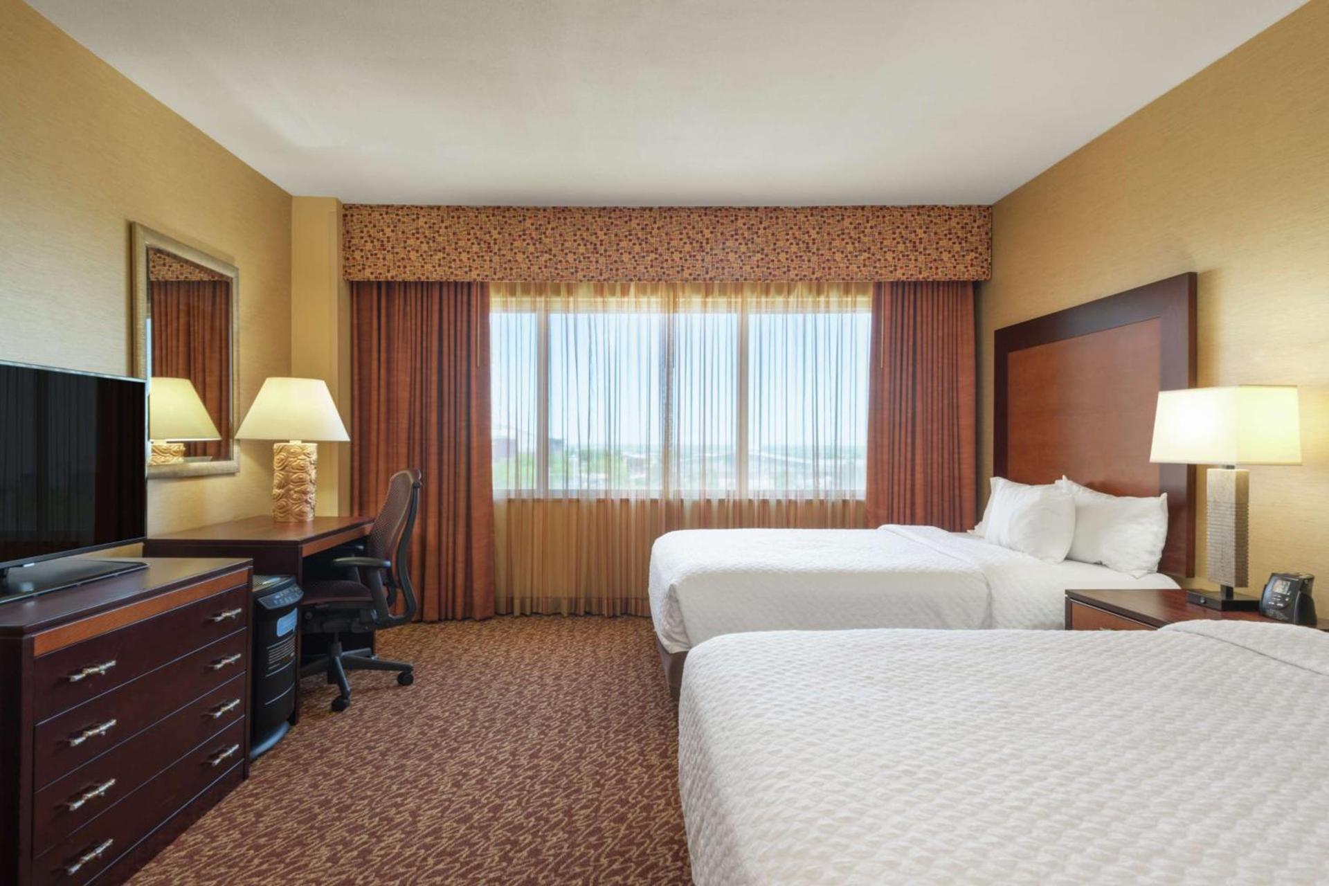 Embassy Suites Loveland Conference Center photo 17