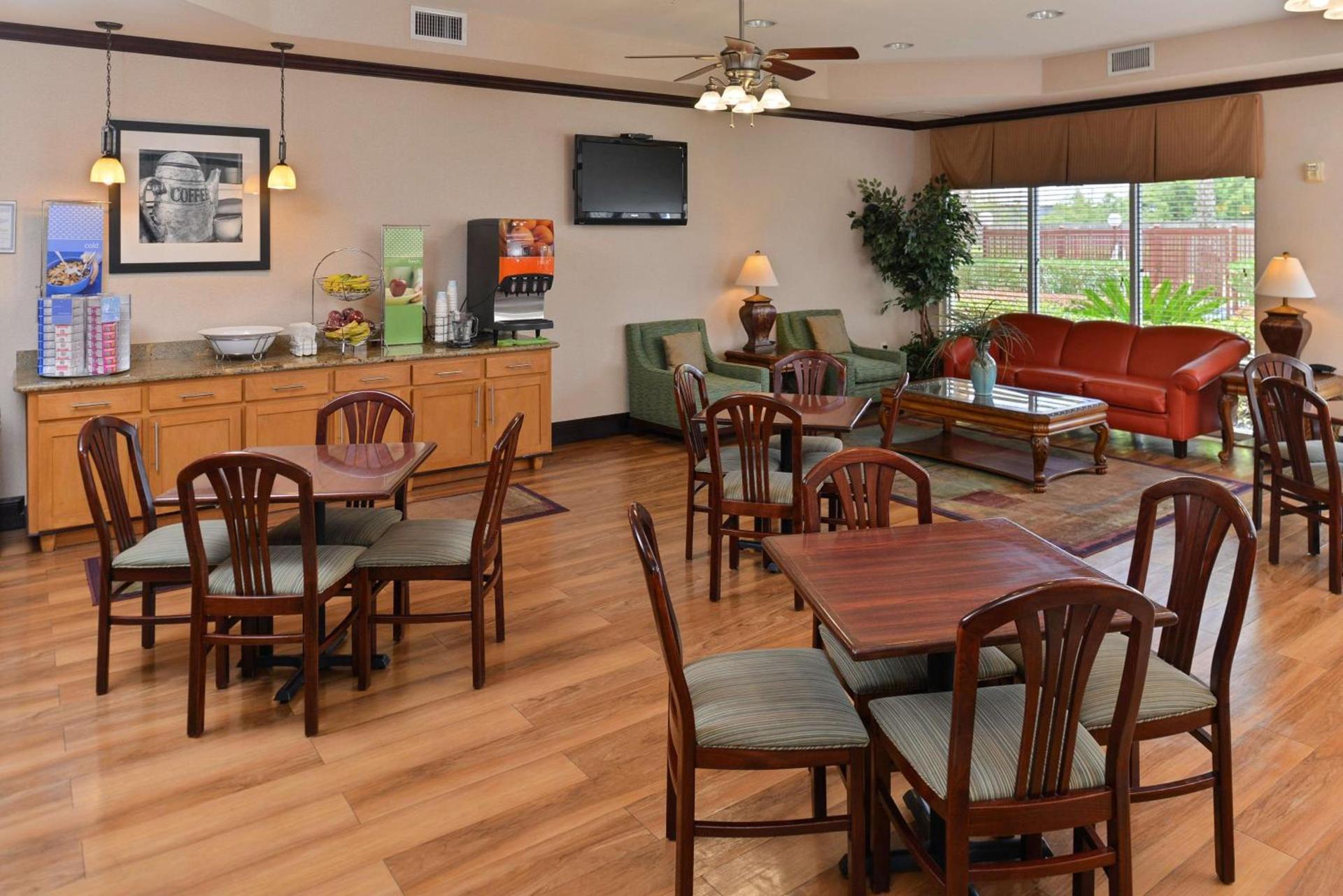 Hampton Inn Houston-Deer Park Ship Area photo 7