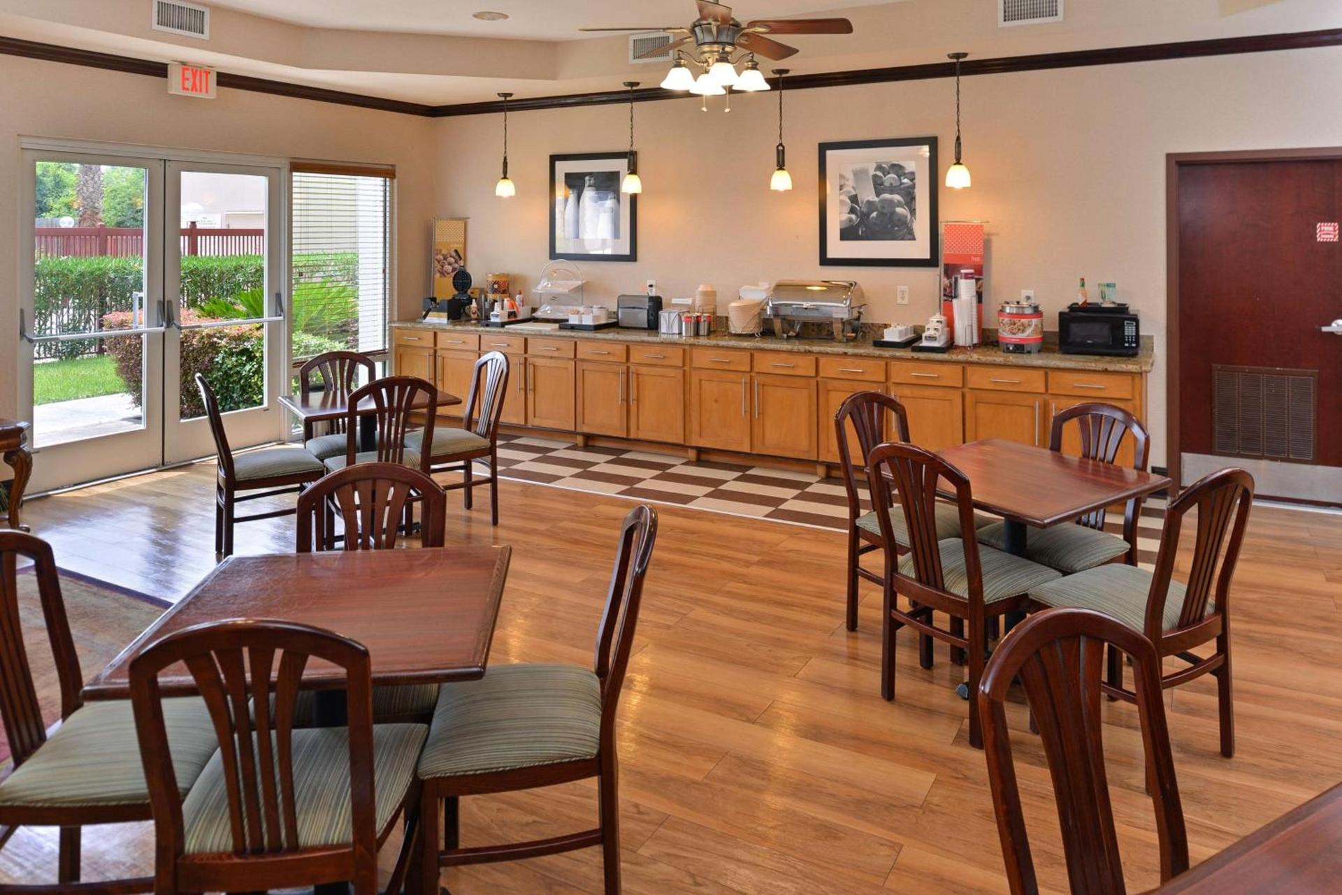 Hampton Inn Houston-Deer Park Ship Area photo 8