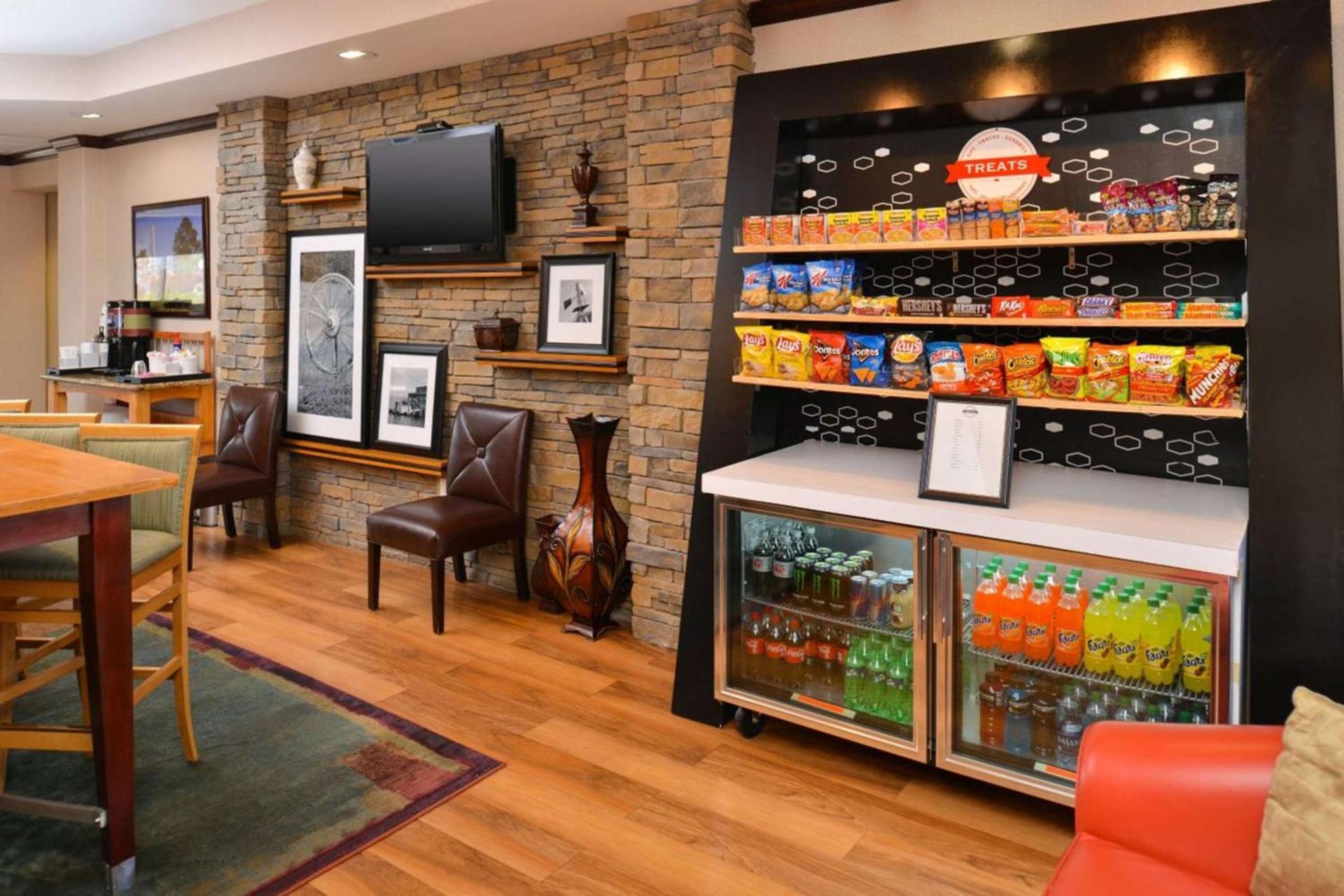 Hampton Inn Houston-Deer Park Ship Area photo 9
