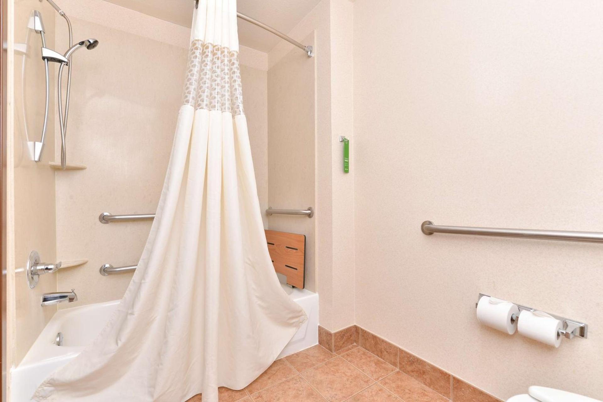 Hampton Inn Houston-Deer Park Ship Area photo 16