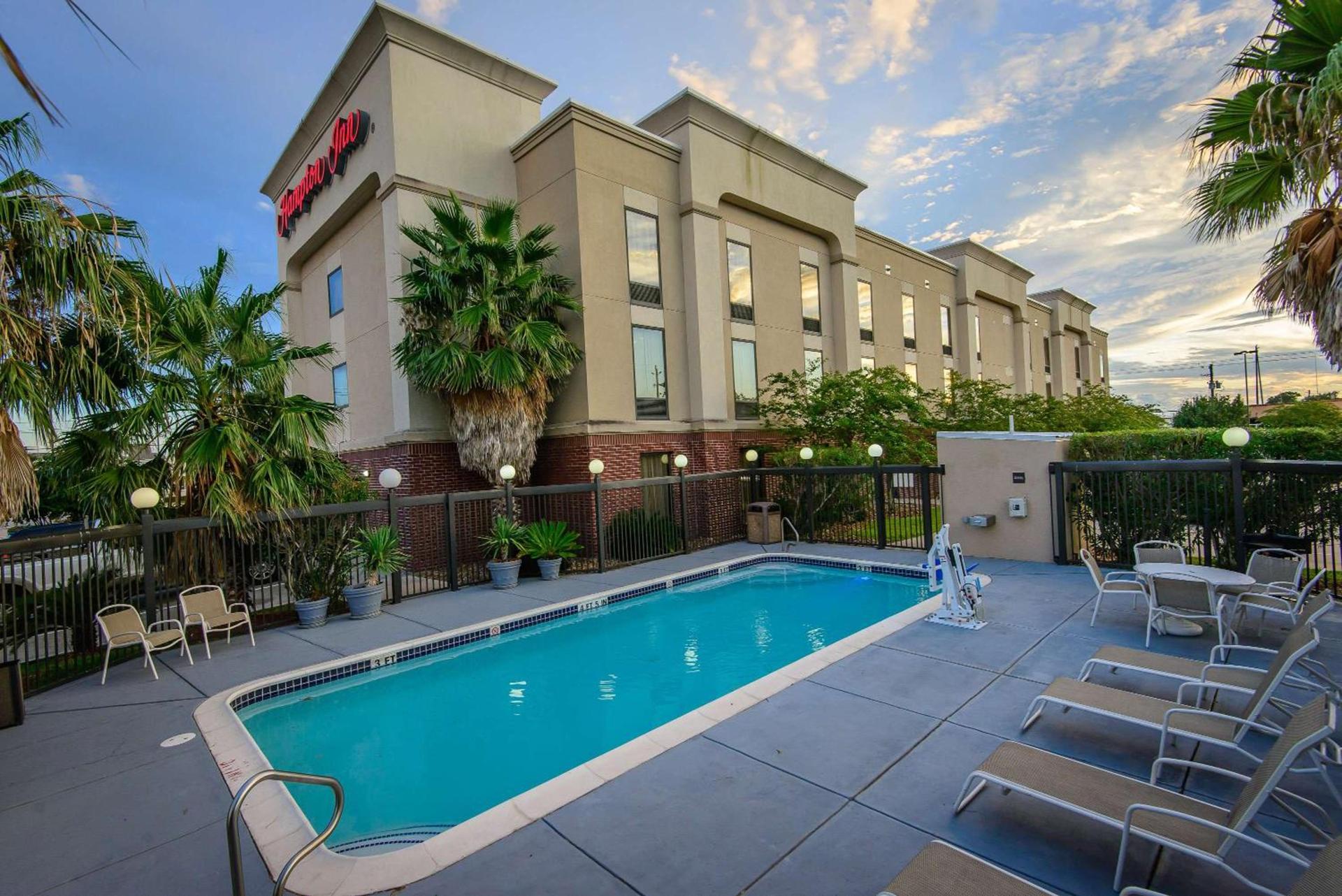 Hampton Inn Houston-Pearland, TX photo 37
