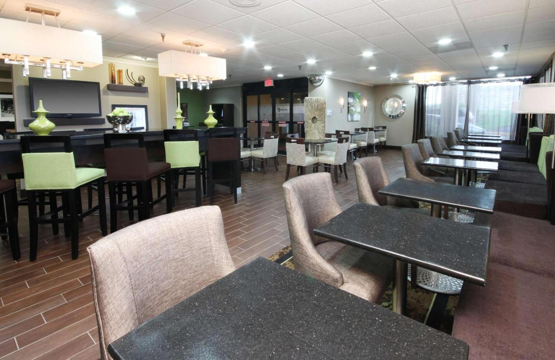 Hampton Inn Indianapolis Northeast/Castleton photo 5