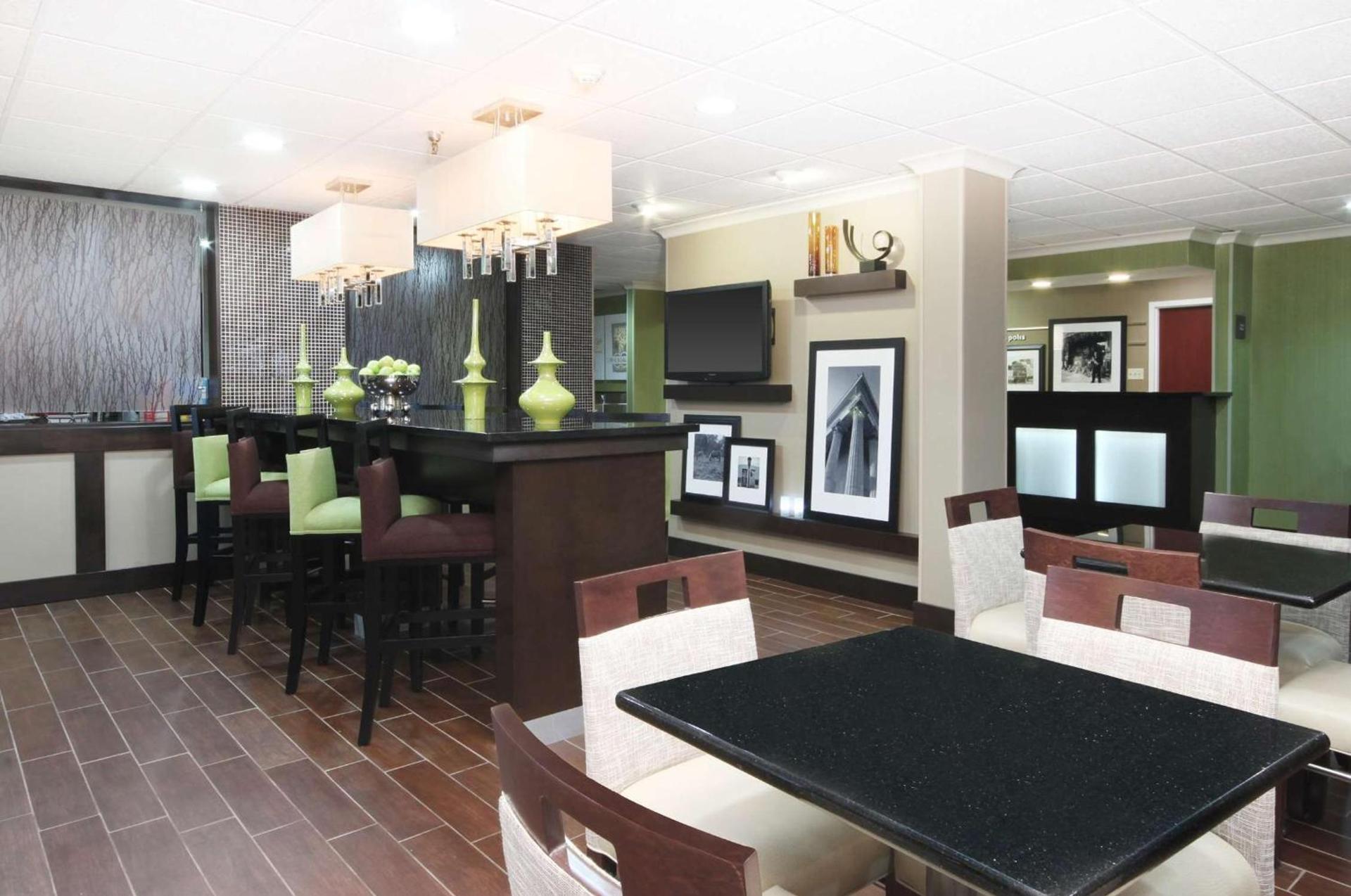 Hampton Inn Indianapolis Northeast/Castleton photo 8