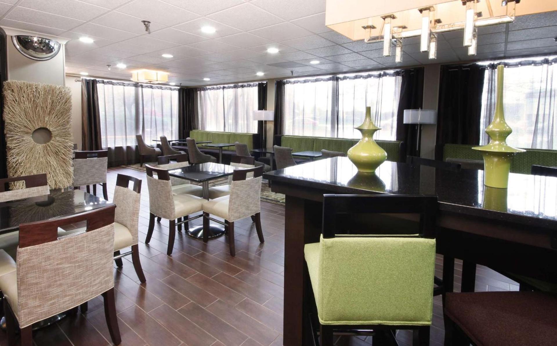Hampton Inn Indianapolis Northeast/Castleton photo 7