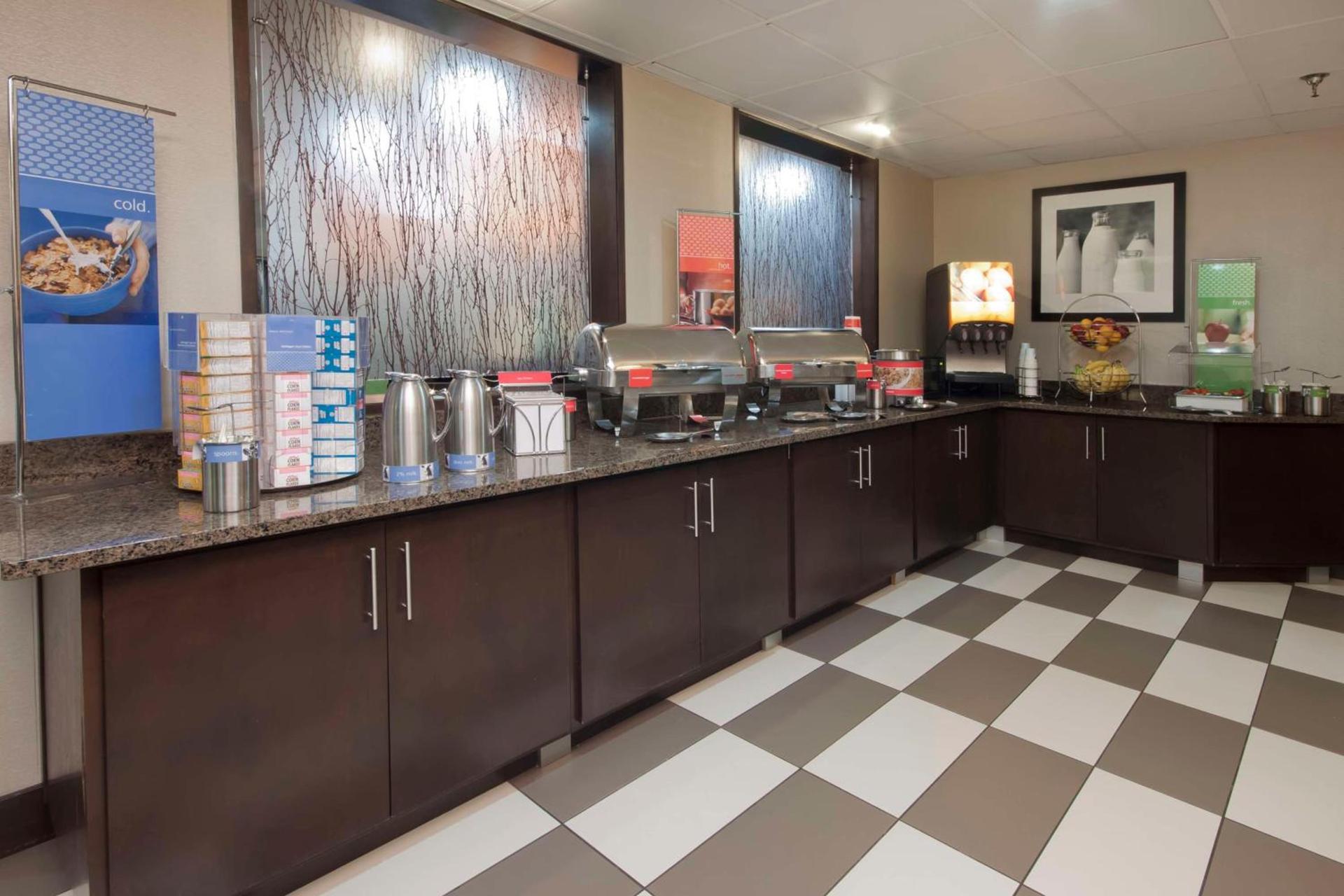 Hampton Inn Indianapolis Northeast/Castleton photo 9
