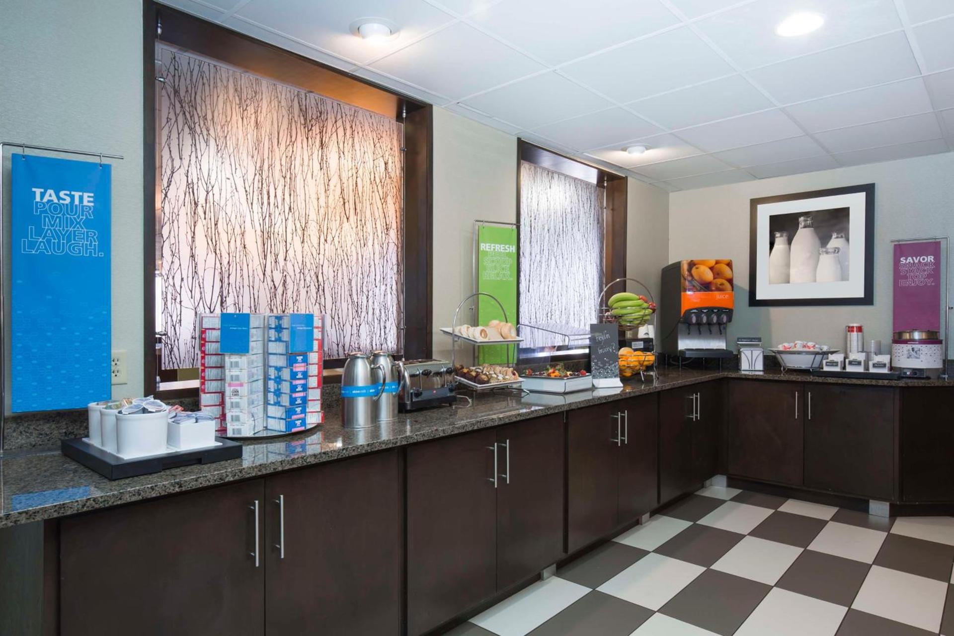 Hampton Inn Indianapolis Northeast/Castleton photo 10