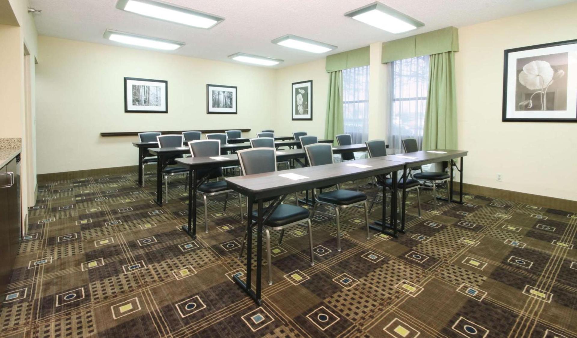 Hampton Inn Indianapolis Northeast/Castleton photo 28