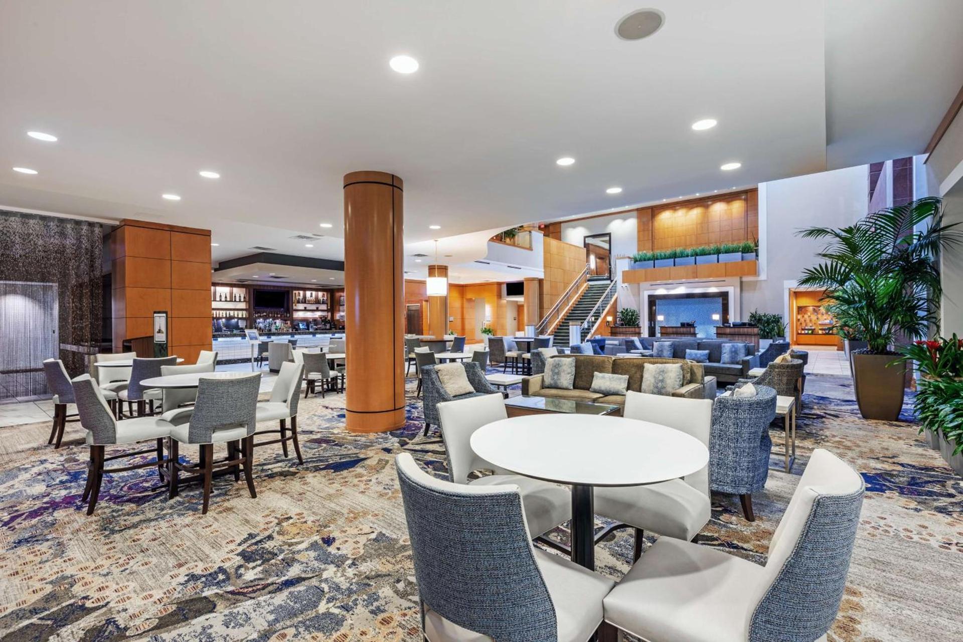 Embassy Suites by Hilton Houston-Energy Corridor photo 2
