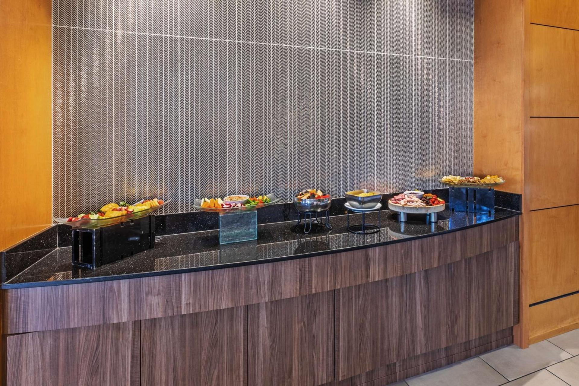 Embassy Suites by Hilton Houston-Energy Corridor photo 9