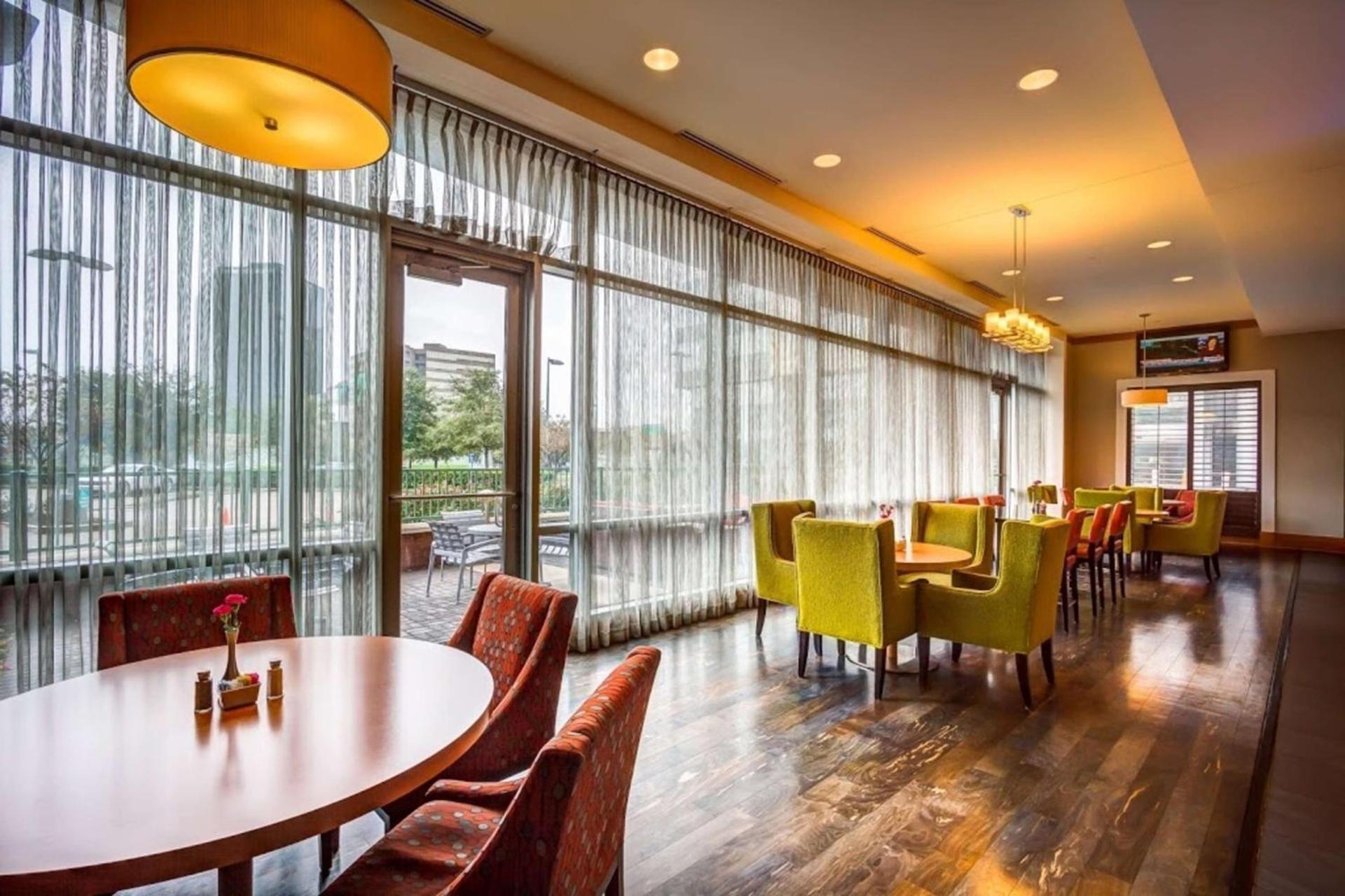 Embassy Suites by Hilton Houston-Energy Corridor photo 12